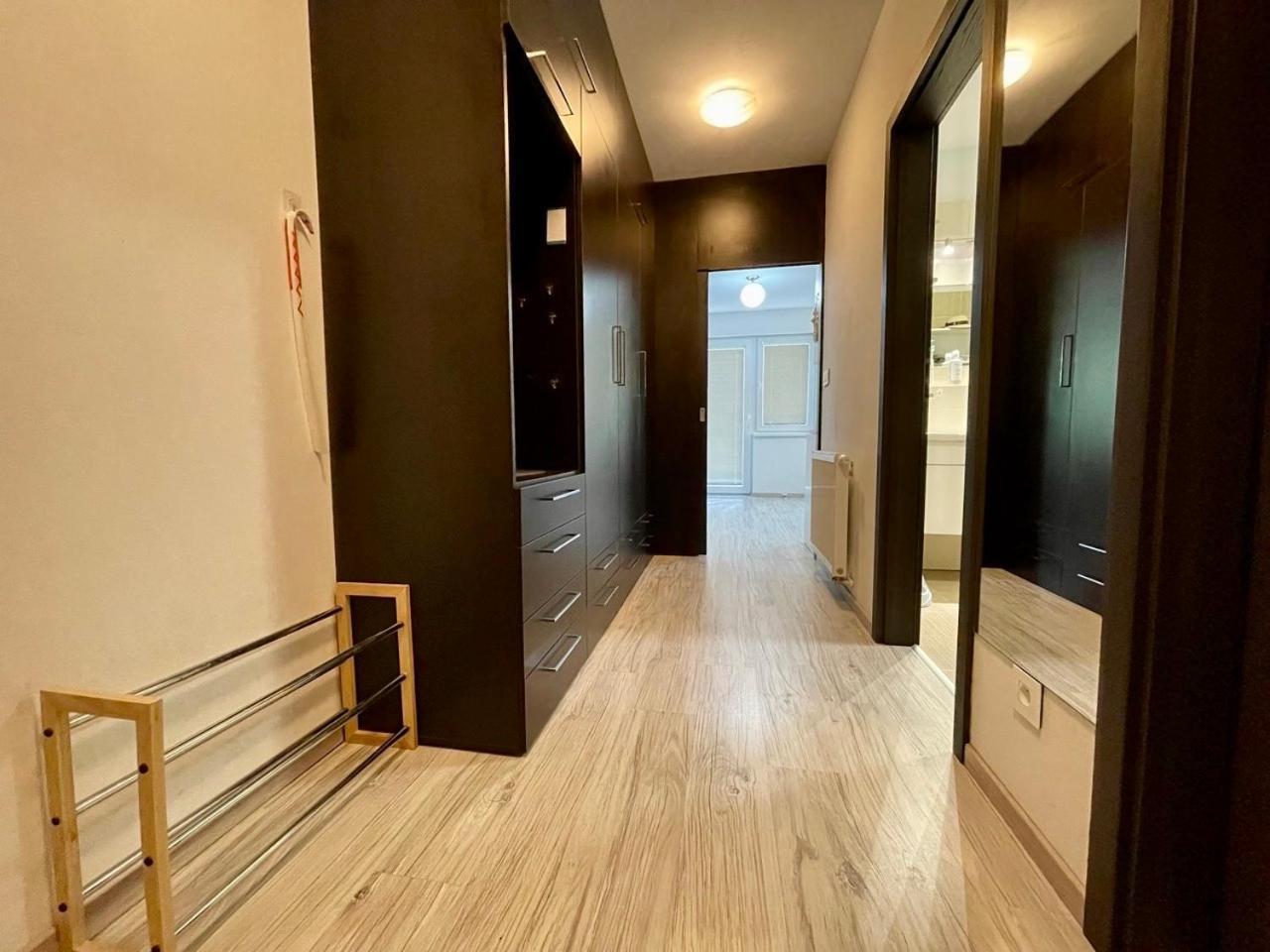 Rosnicka, Perfect Location With 24h Checkin, Balcony, Ac & Free Parking Apartment *