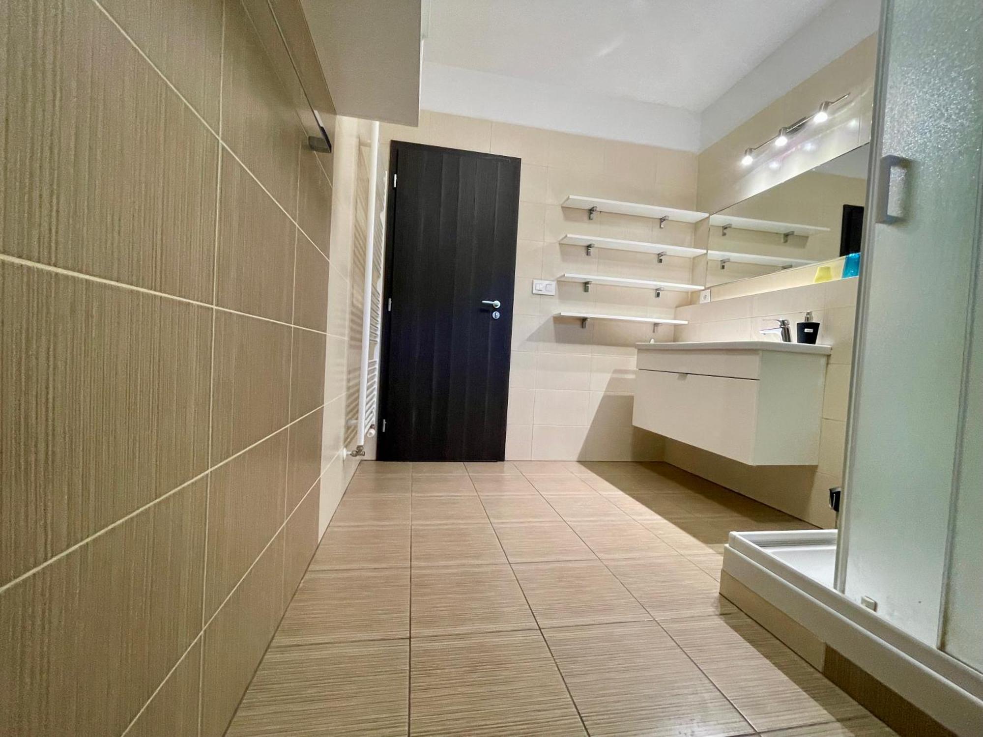 Rosnicka, Perfect Location With 24h Checkin, Balcony, Ac & Free Parking Bratislava