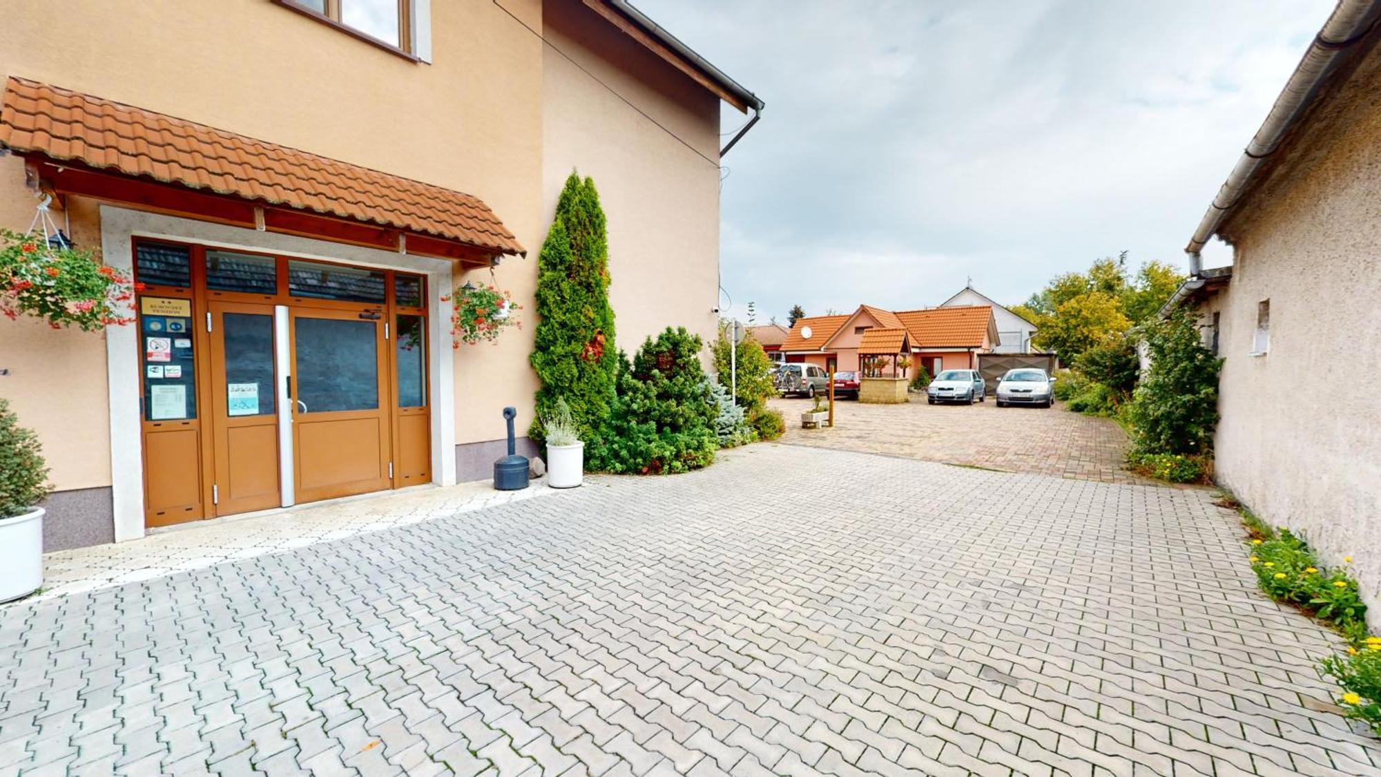 Guest house Rusovsky 2*