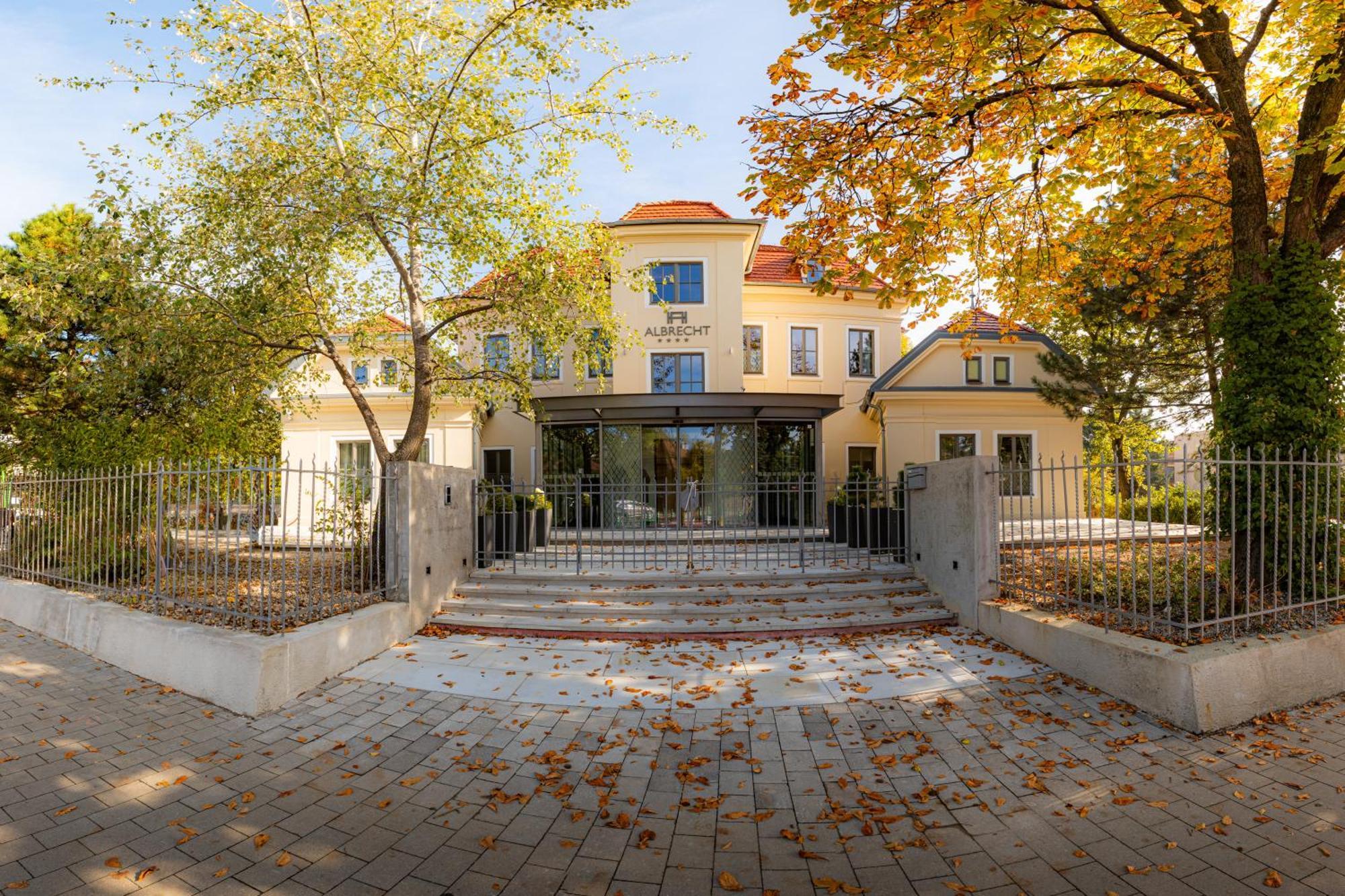 Albrecht Hotel