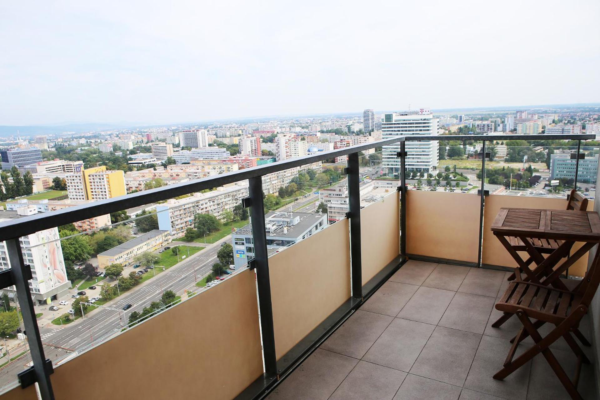 View, 24th Floor, Private Free Parking, Greataccess Apartment Bratislava