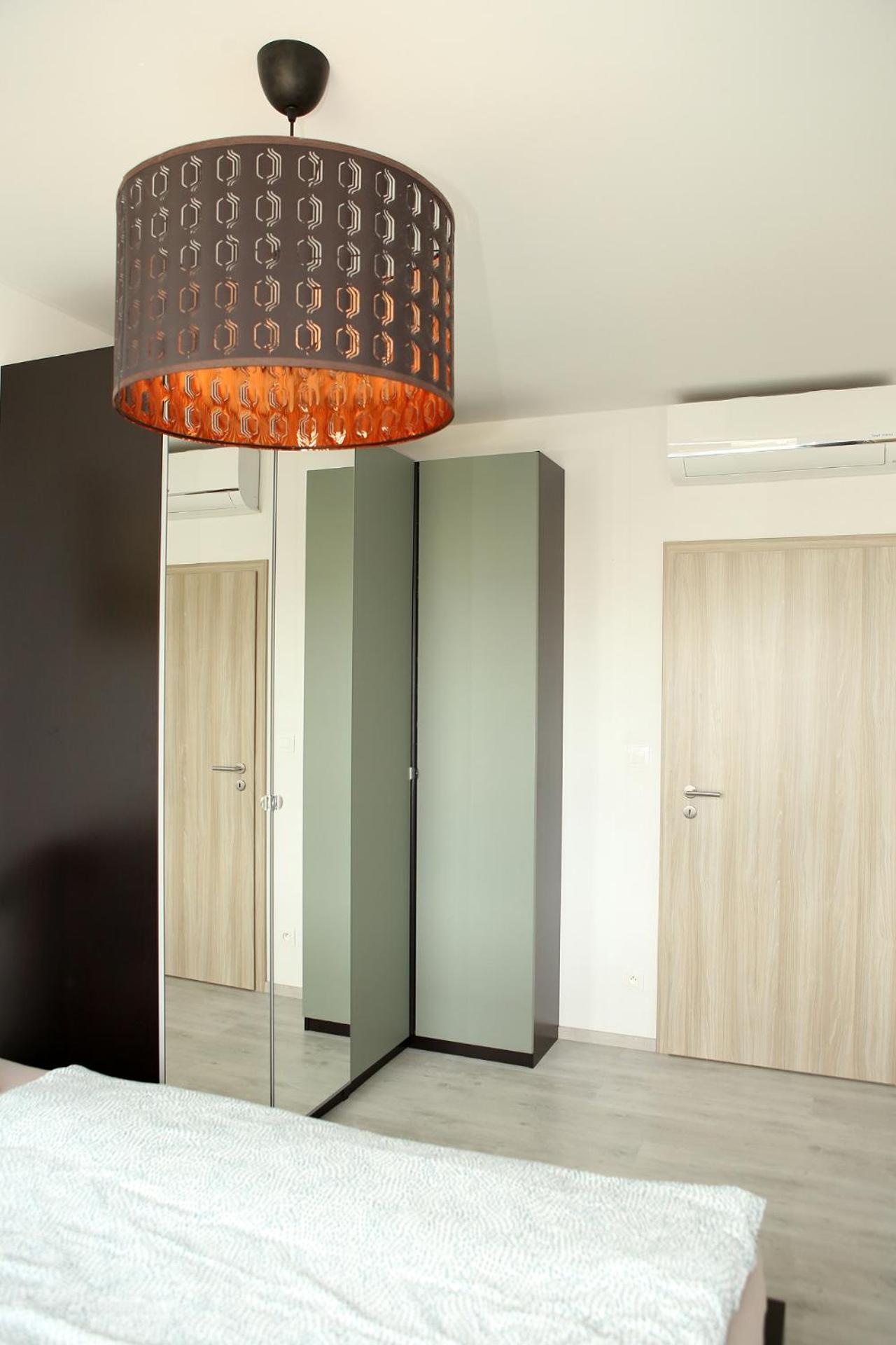 Apartment View, 24th Floor, Private Free Parking, Greataccess
