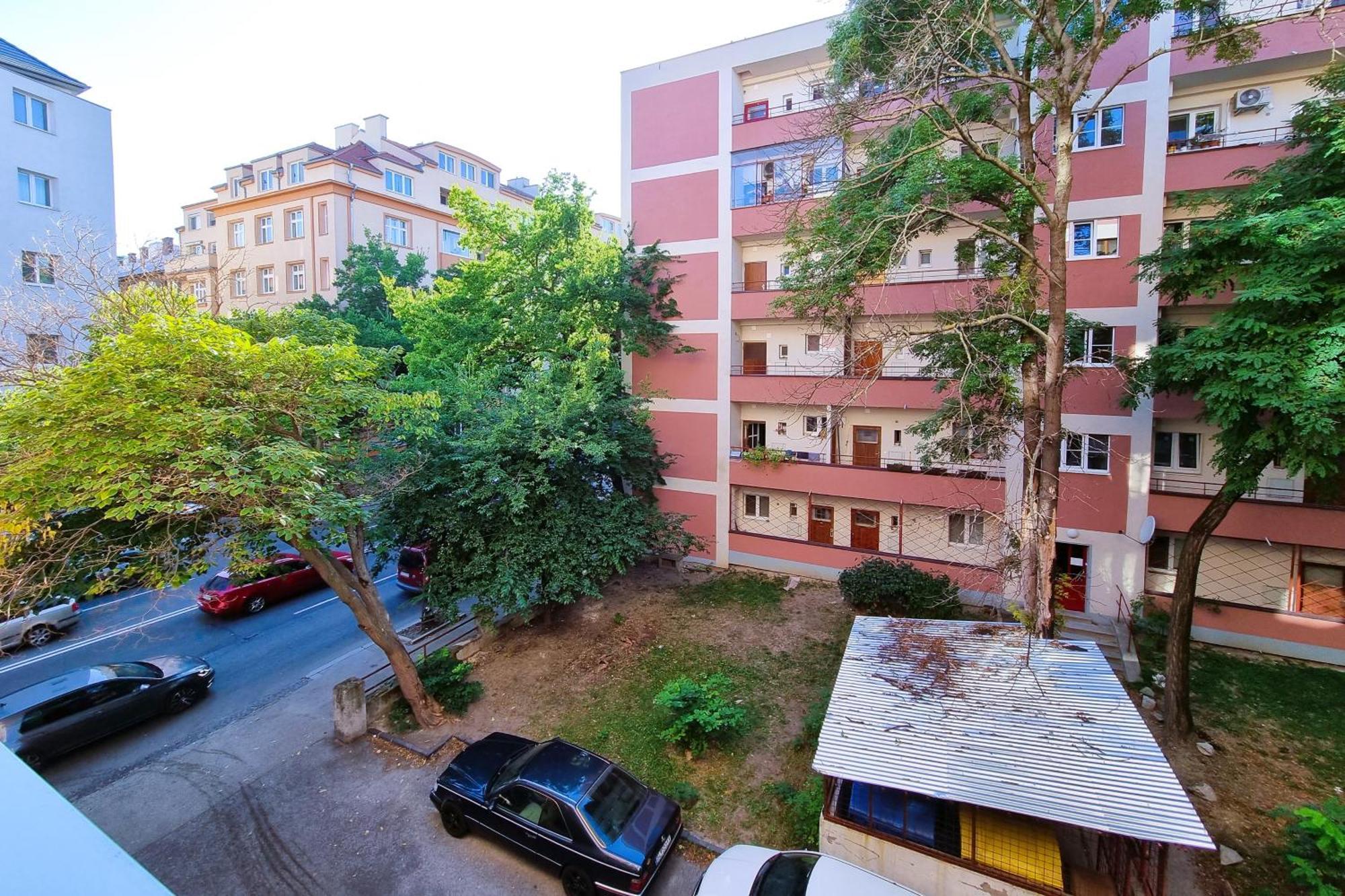 Apartment Cozy 2-room Apt, Parking Nearby Bratislava