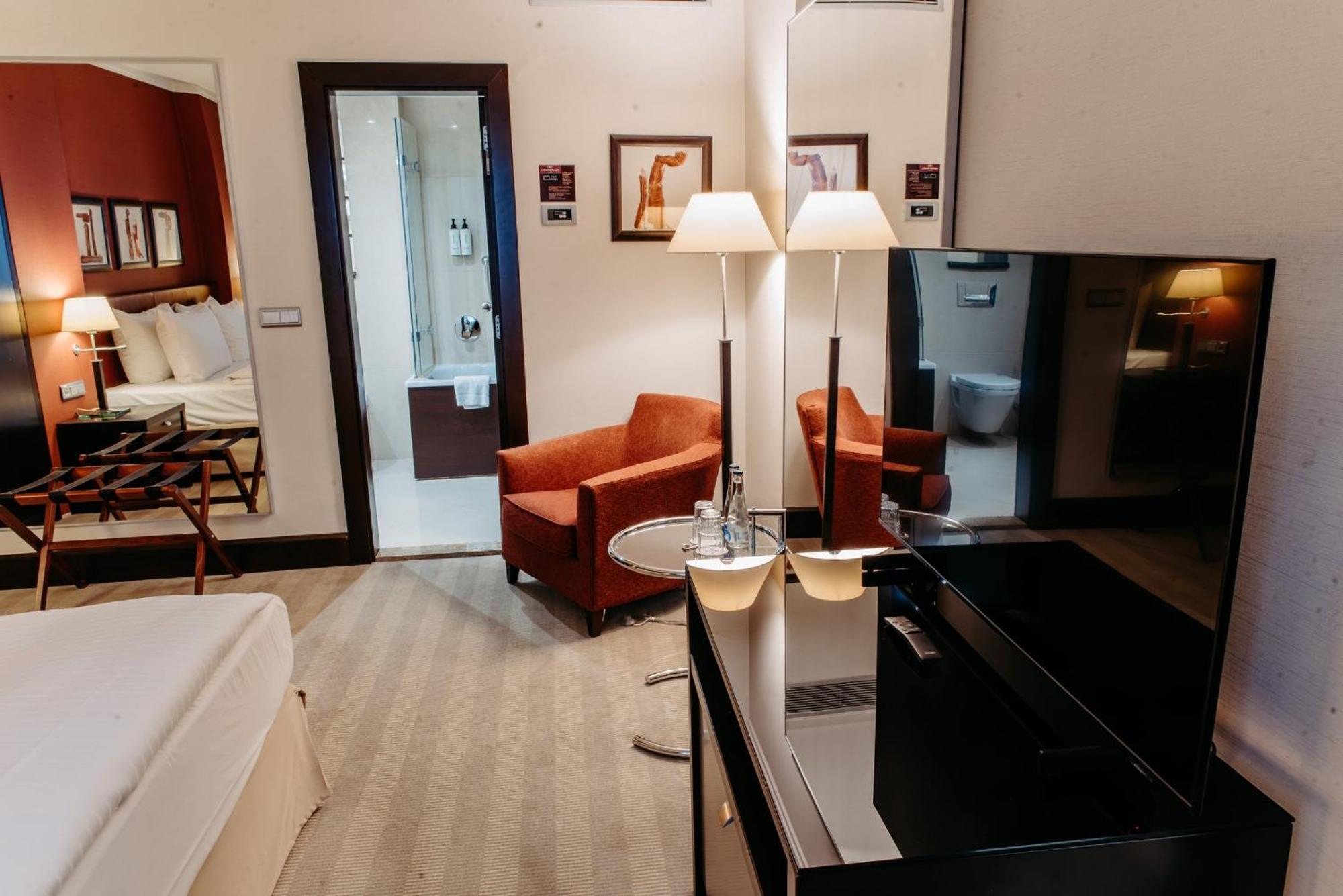 Hotel Crowne Plaza By Ihg 4*