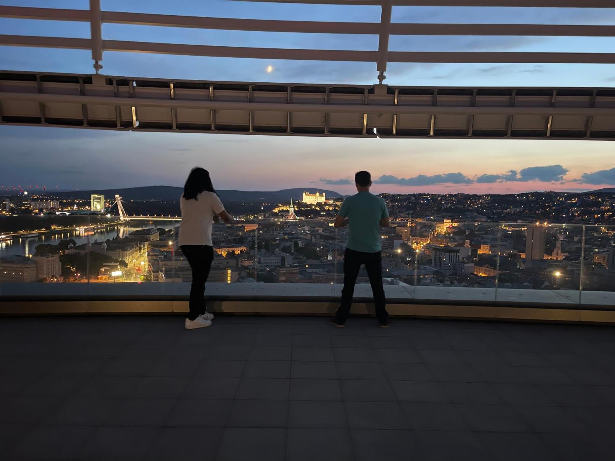 Sag Sky Park Free Parking And Wi-fi *