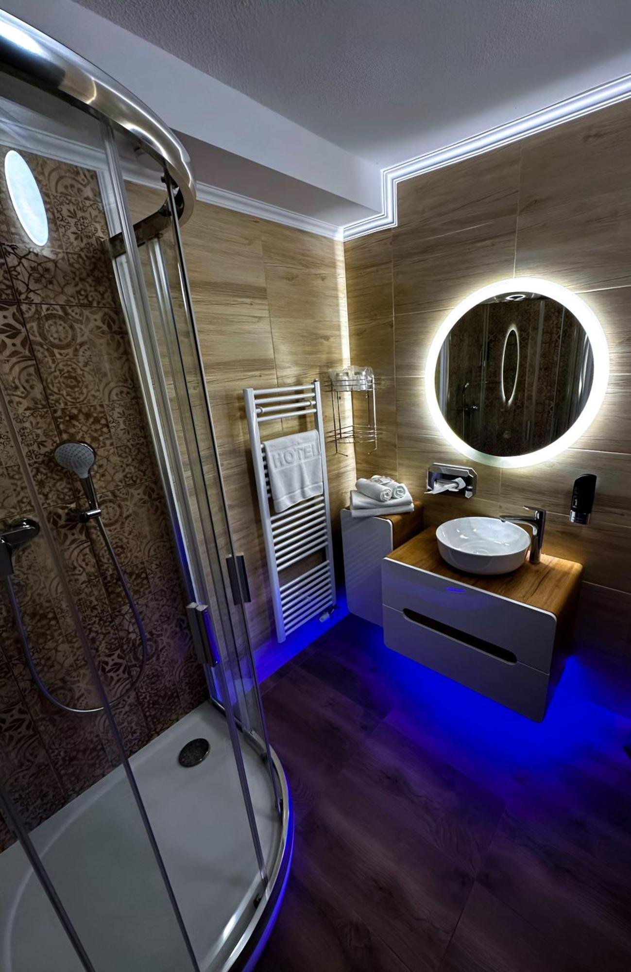 Wx Hotel Hotel