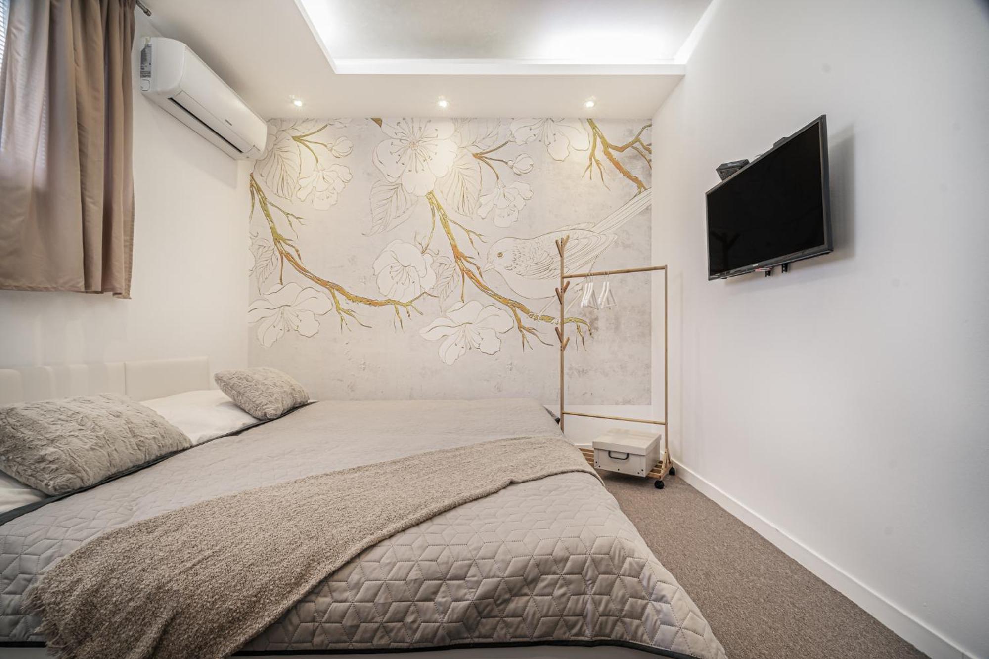 By Pyramid: Elisabeth Apartment Bratislava