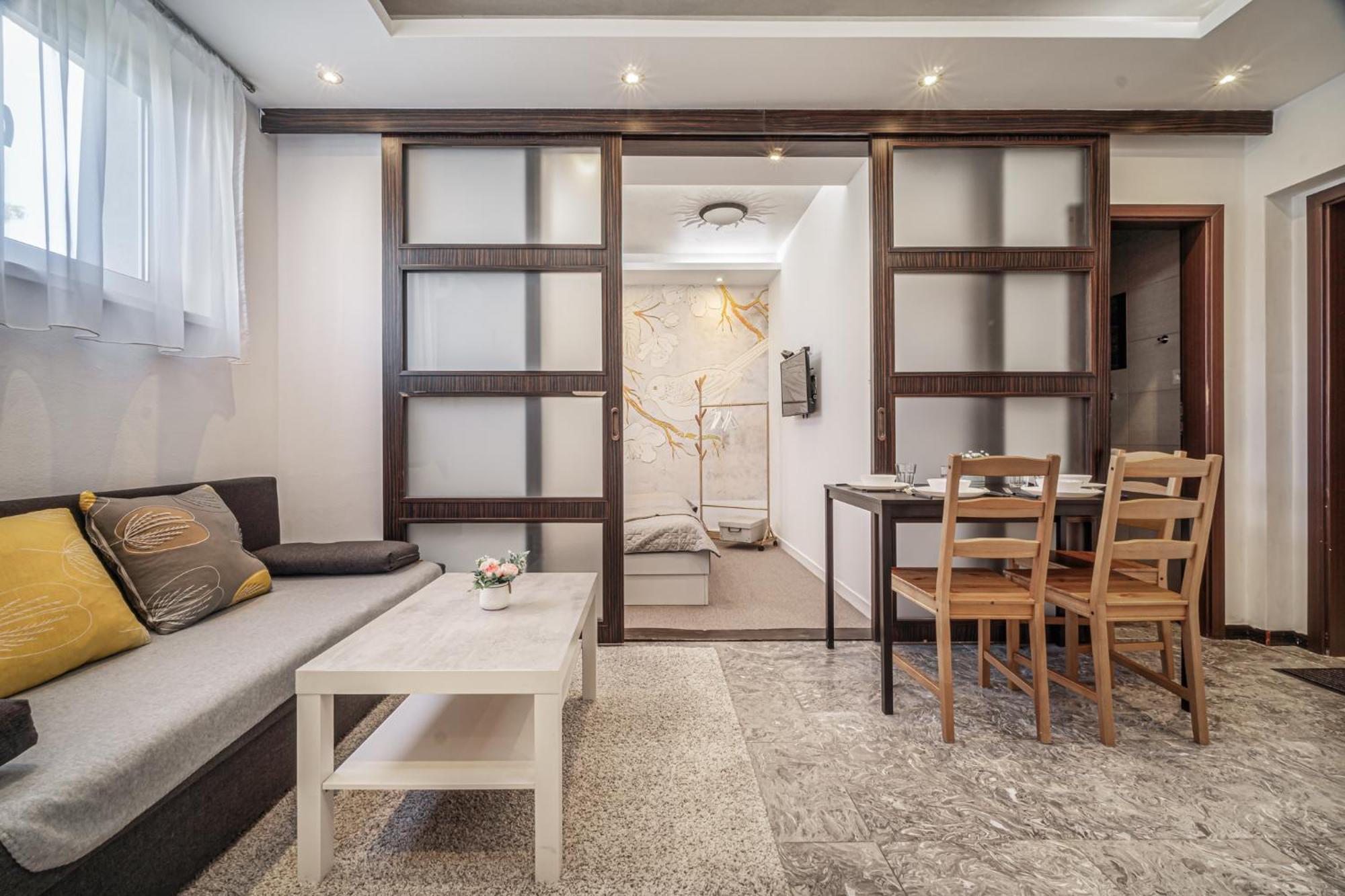 By Pyramid: Elisabeth Apartment Bratislava