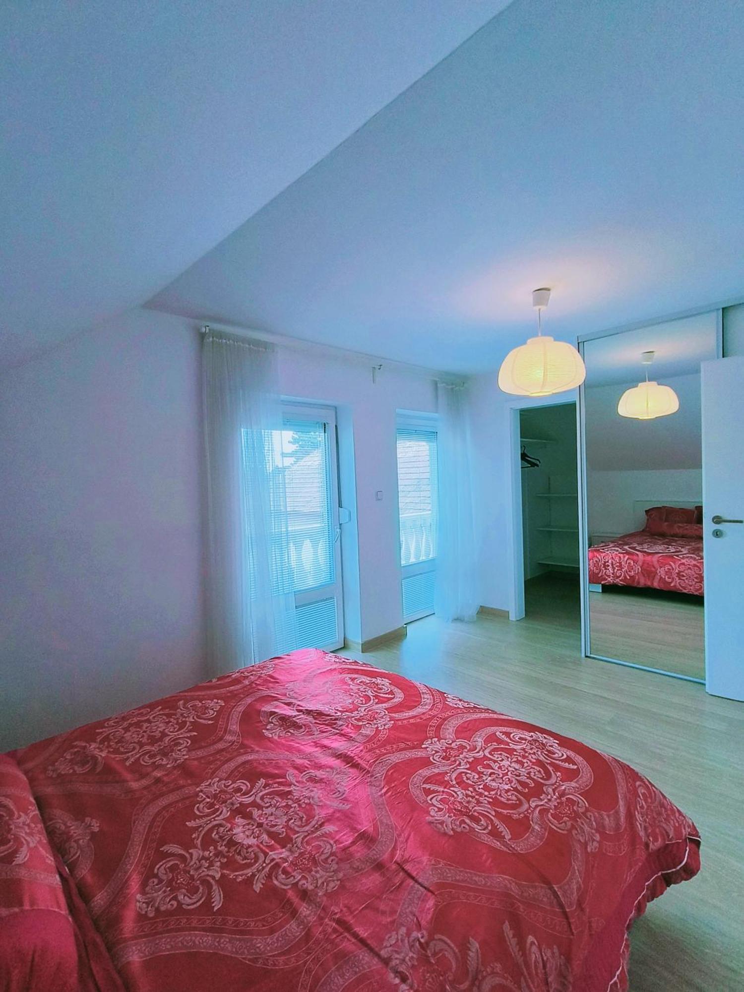 Modern & Cozy House With 3 Bed And Garden Dovolenkový dom