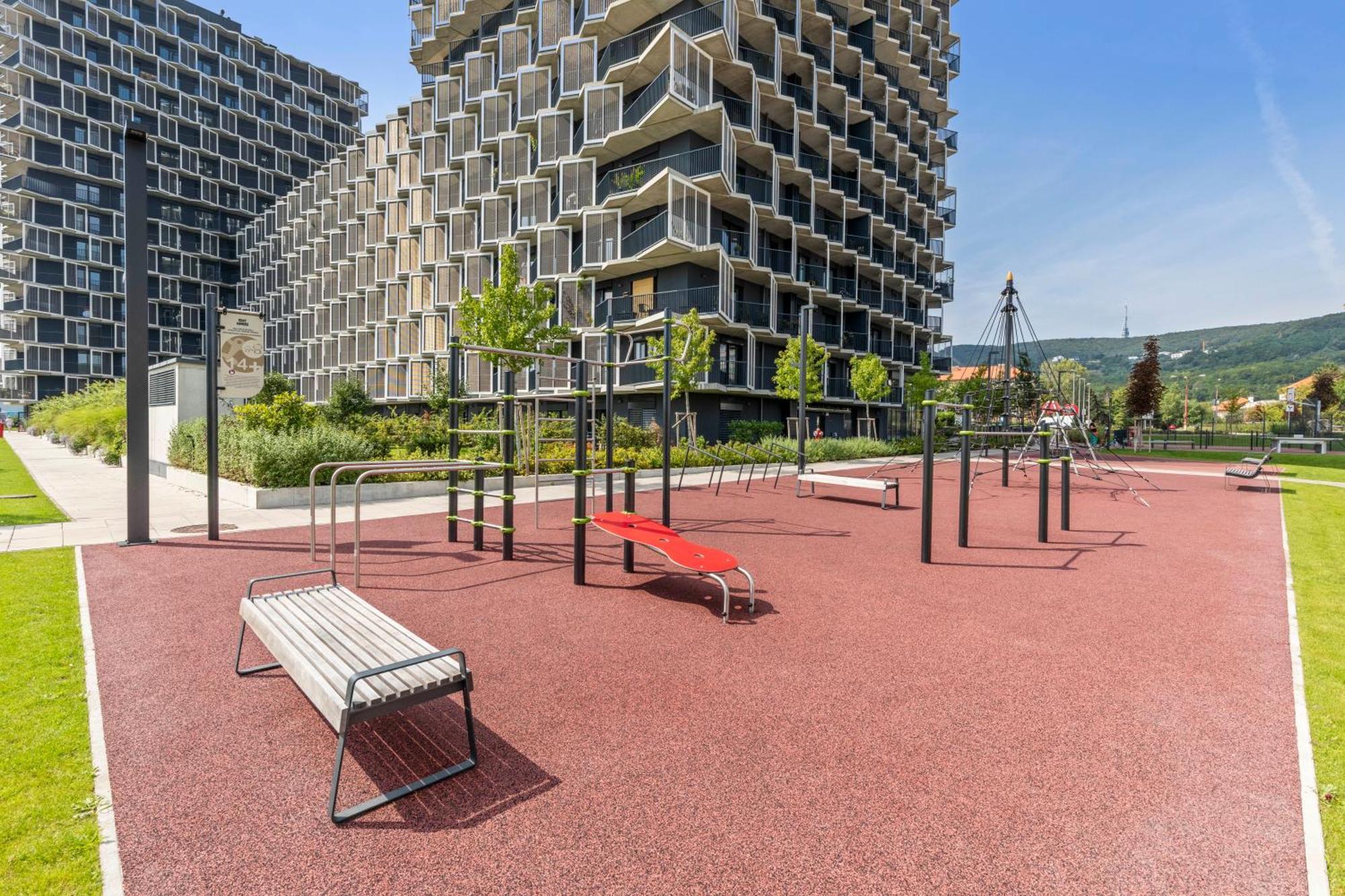 Lam Lavender - Free Parking Bratislava