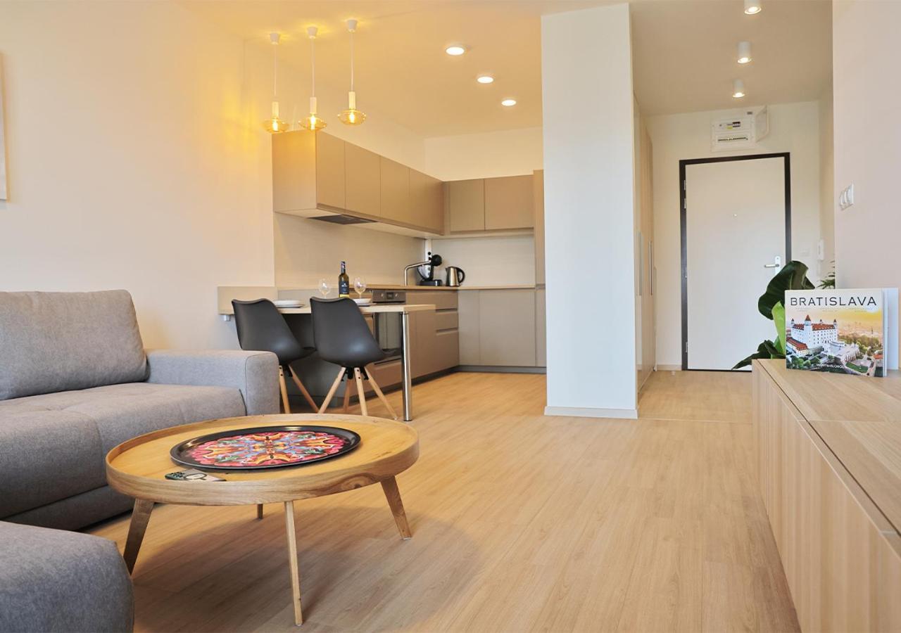 Luxury Grand By Bratislavatrip Apartment