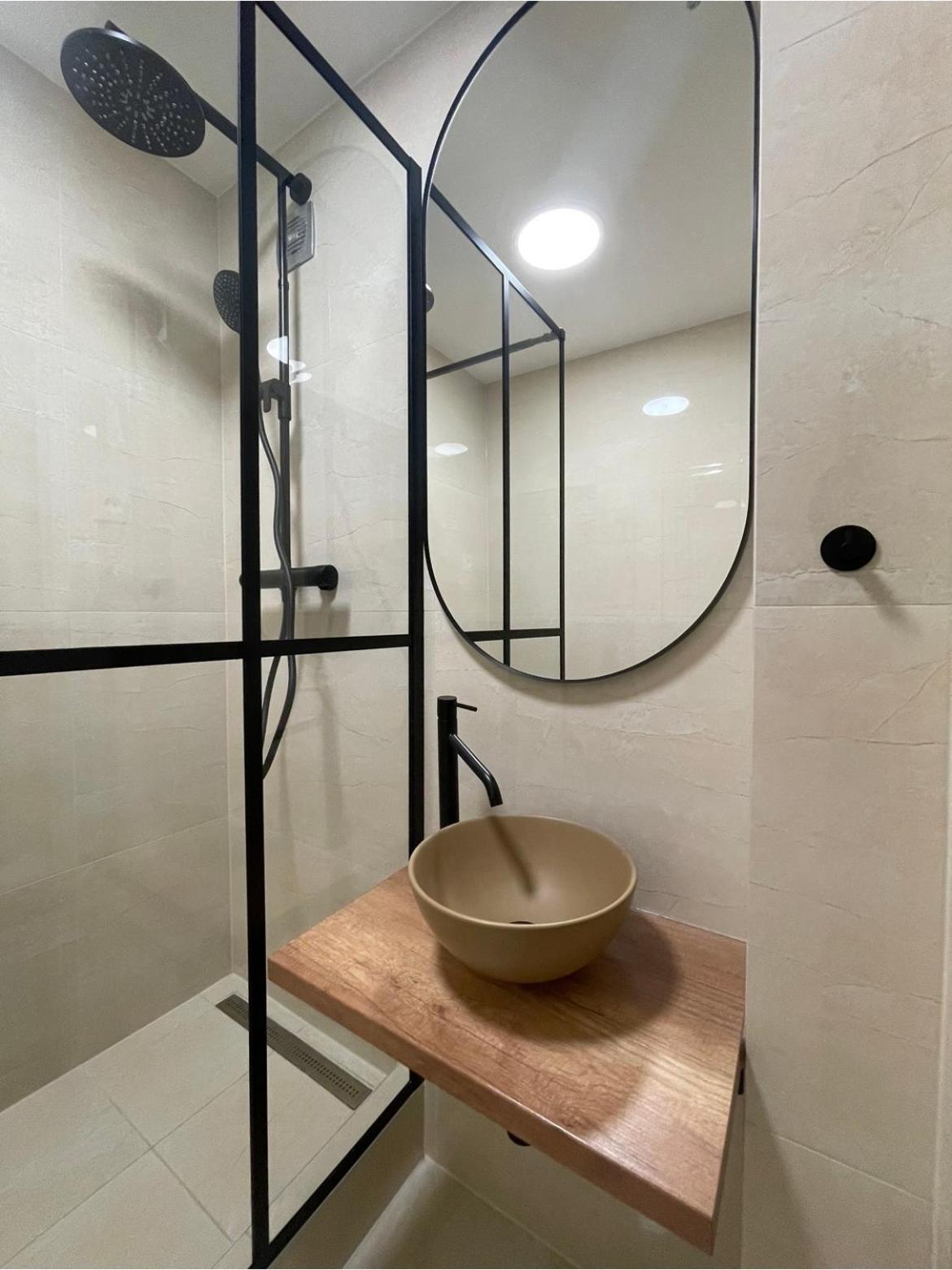Spacious 3-bedroom Modern - Newly Furnished