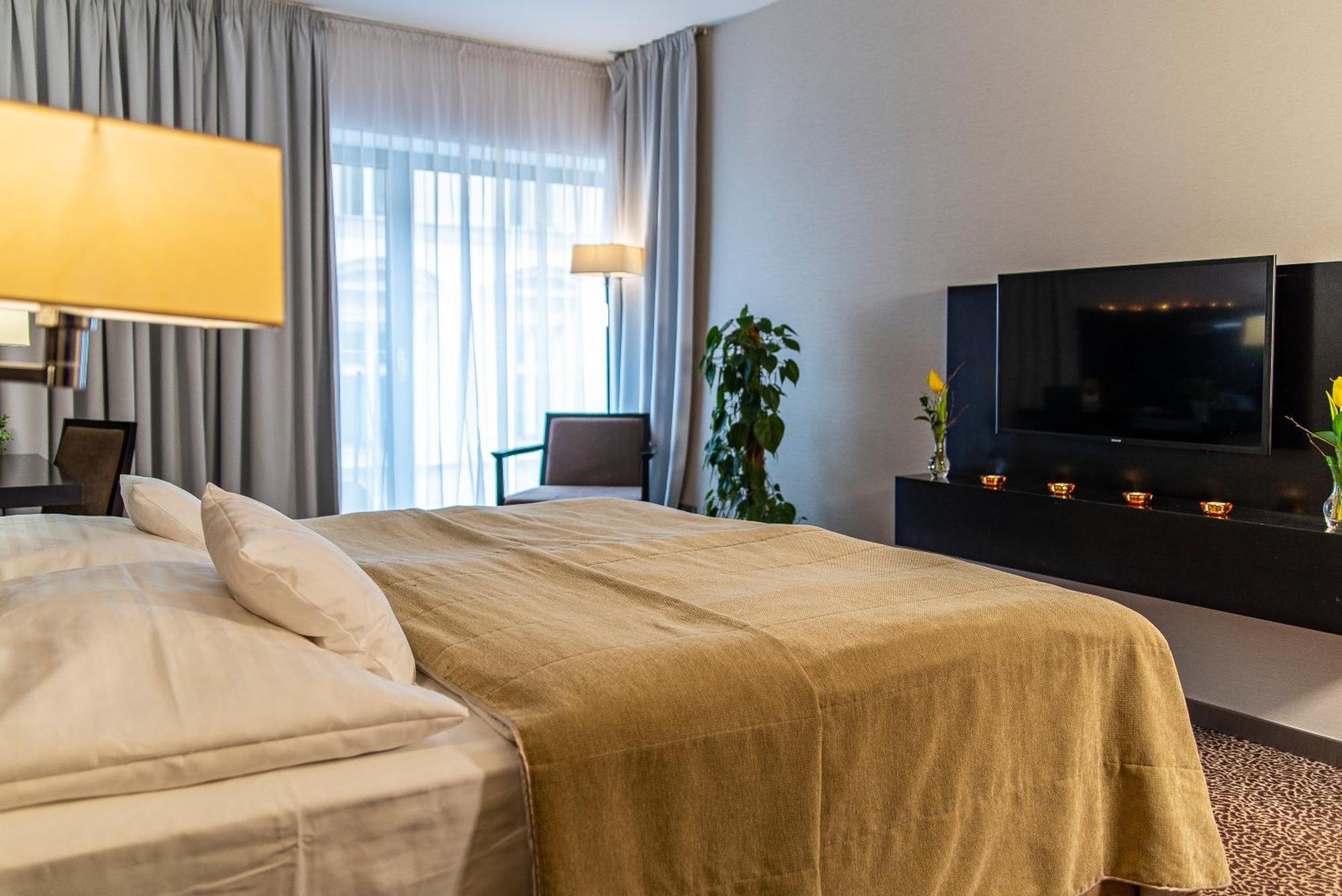 Avance Hotel 4*