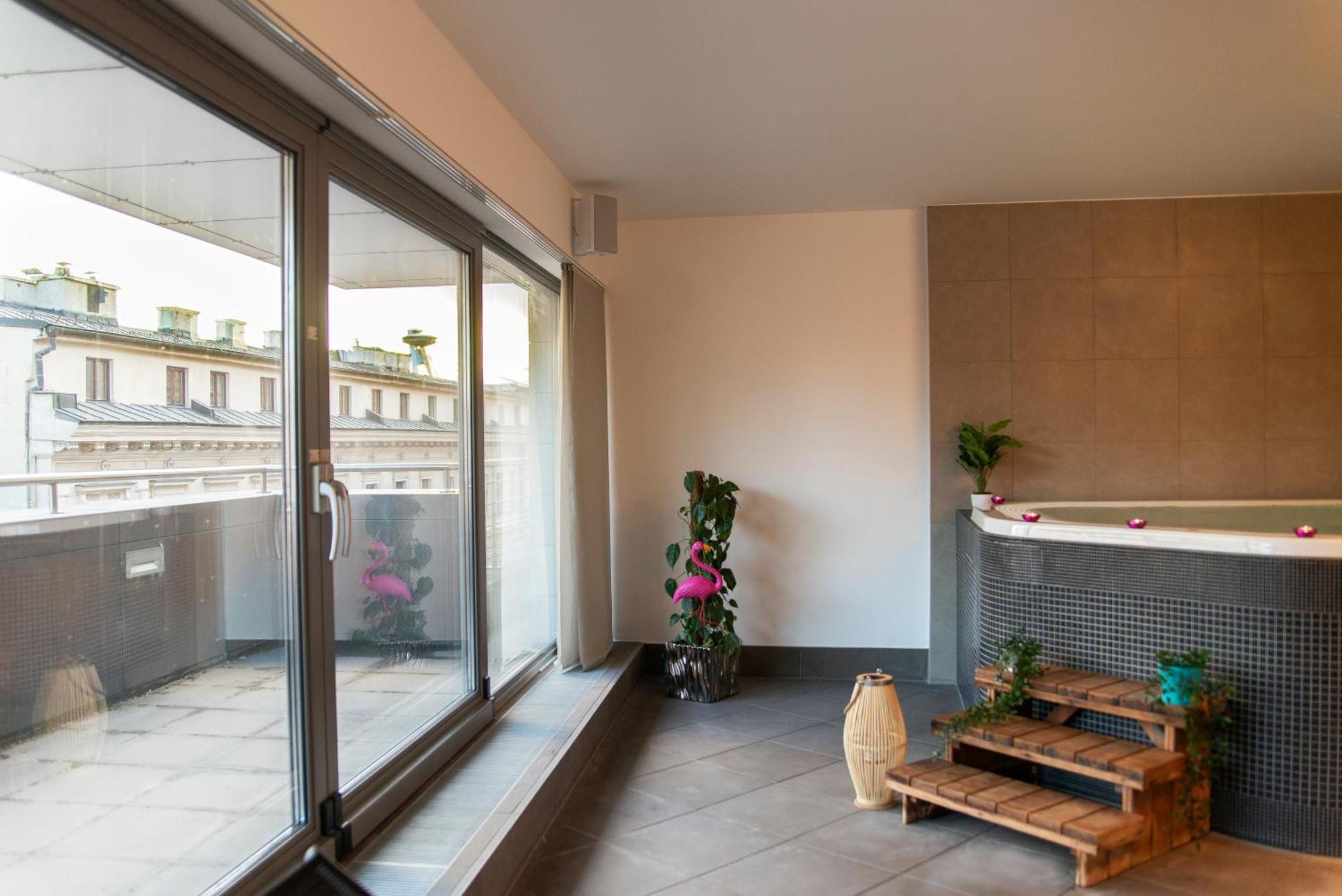 Avance Hotel