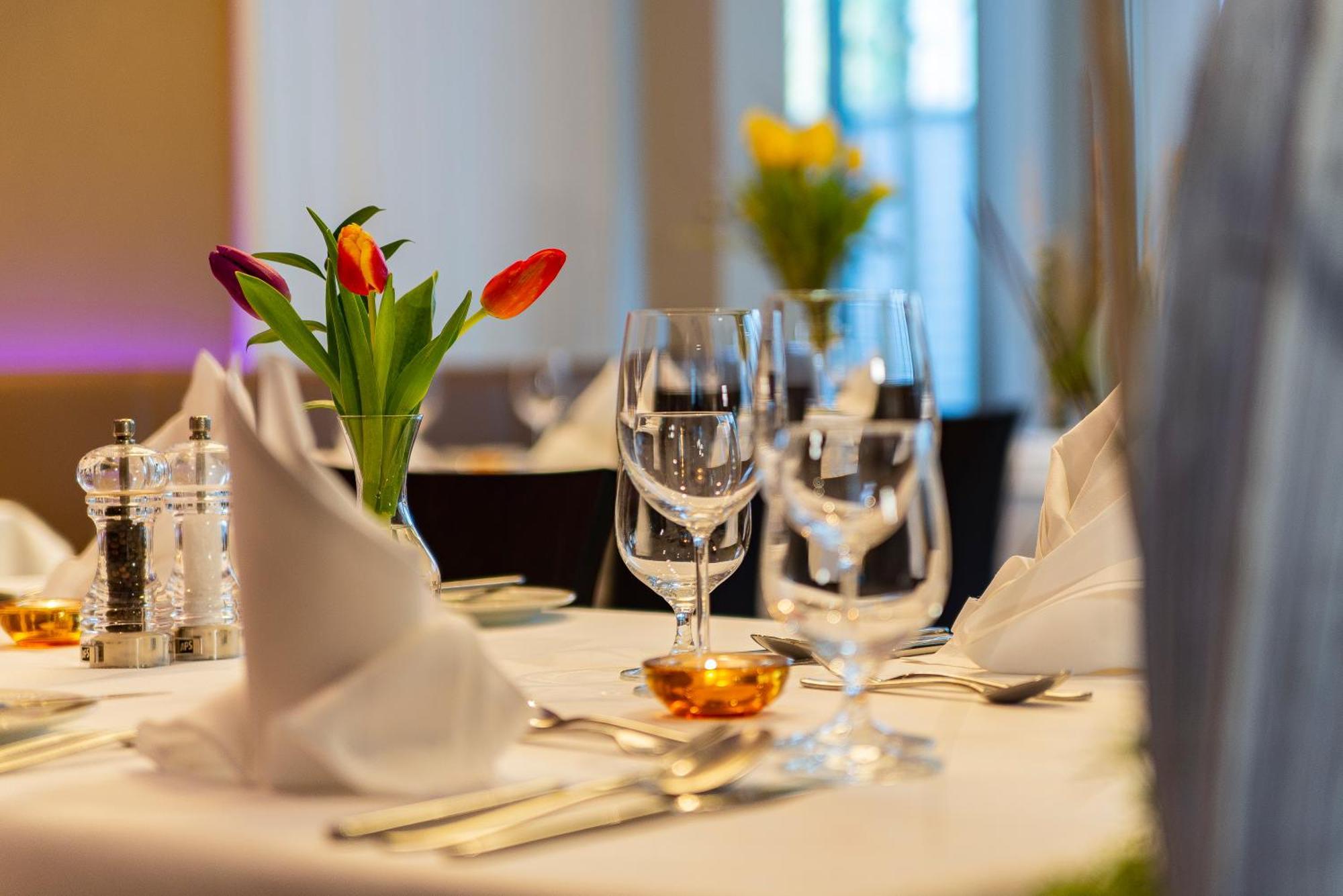 Avance Hotel