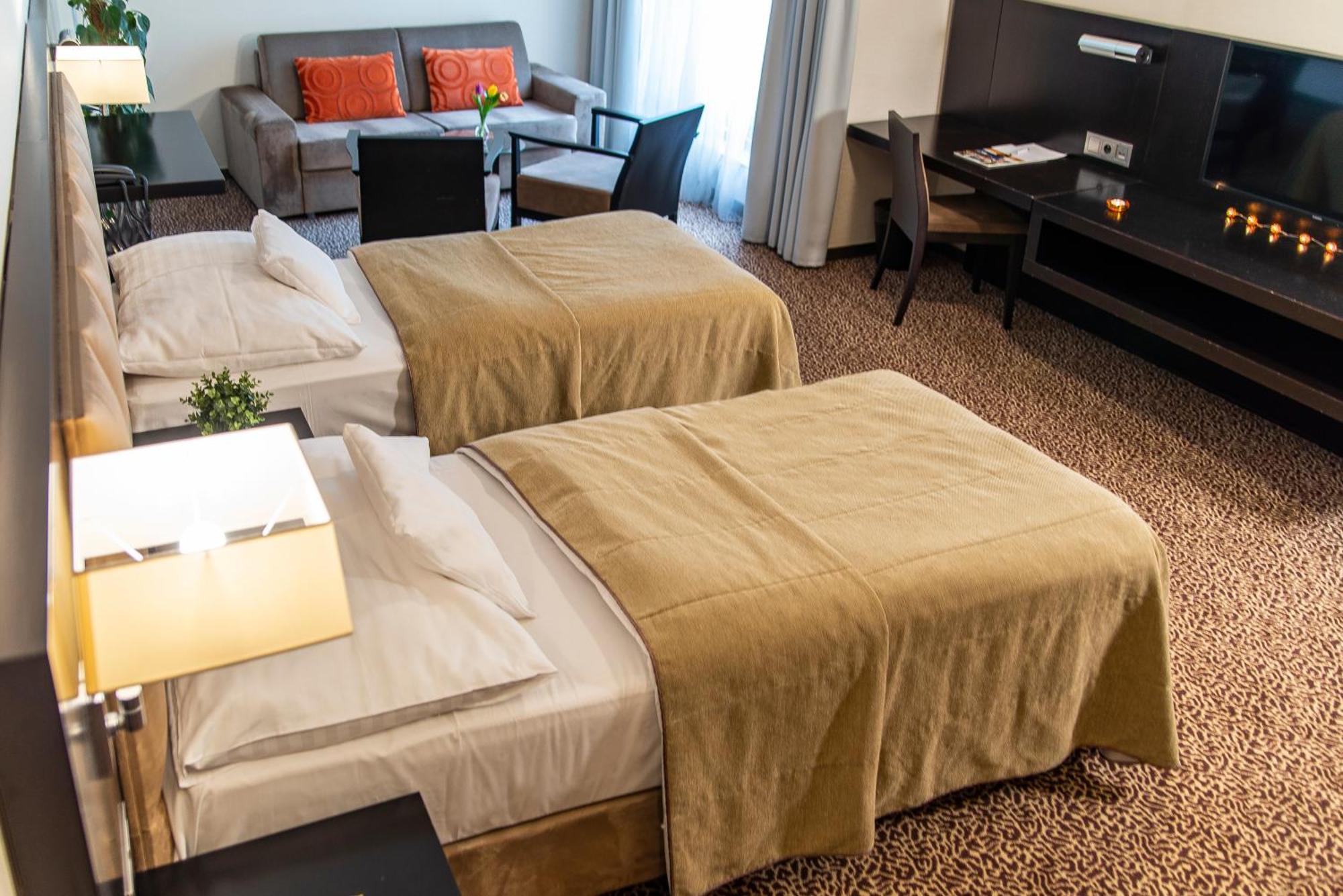 Hotel Avance 4*