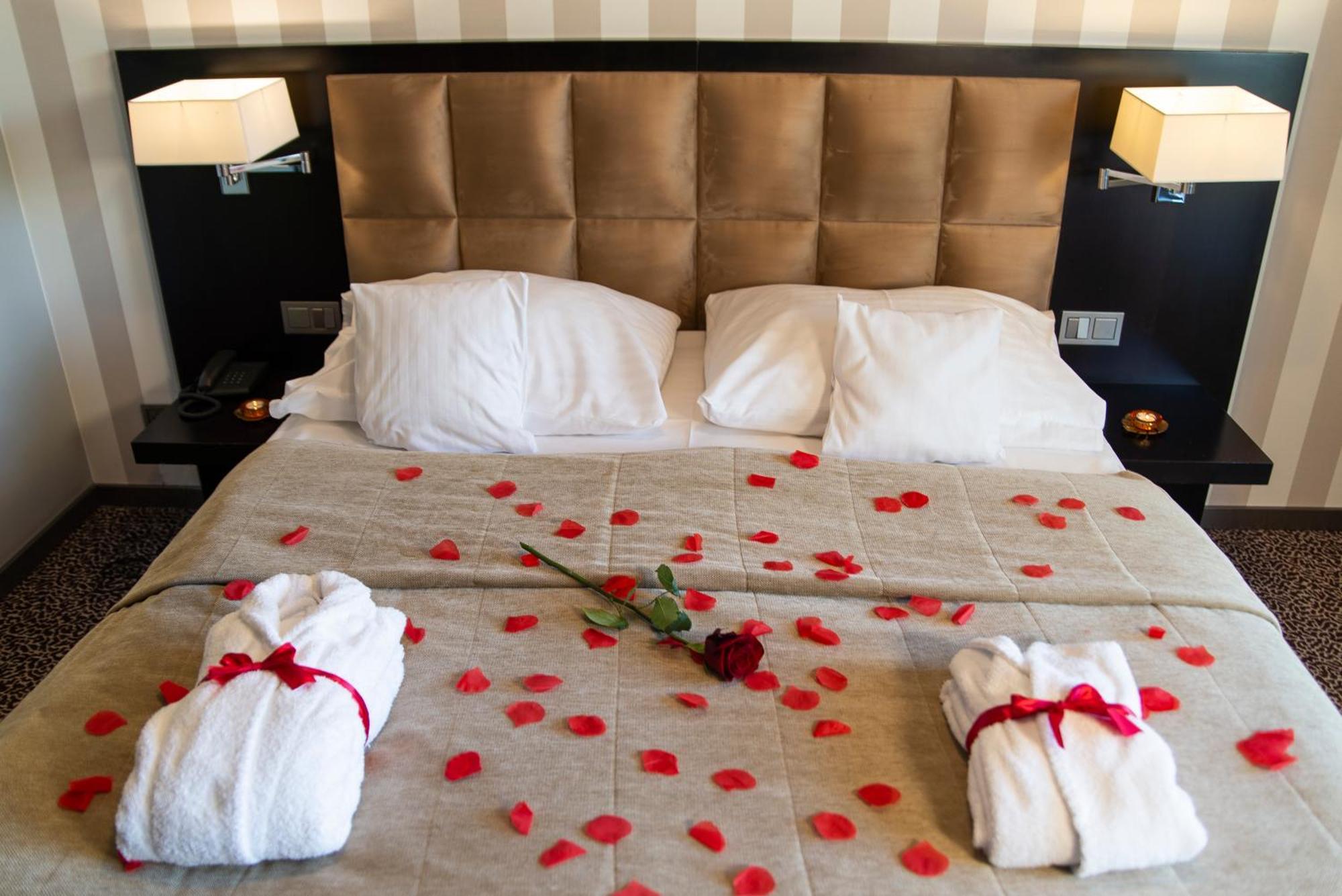 Avance Hotel