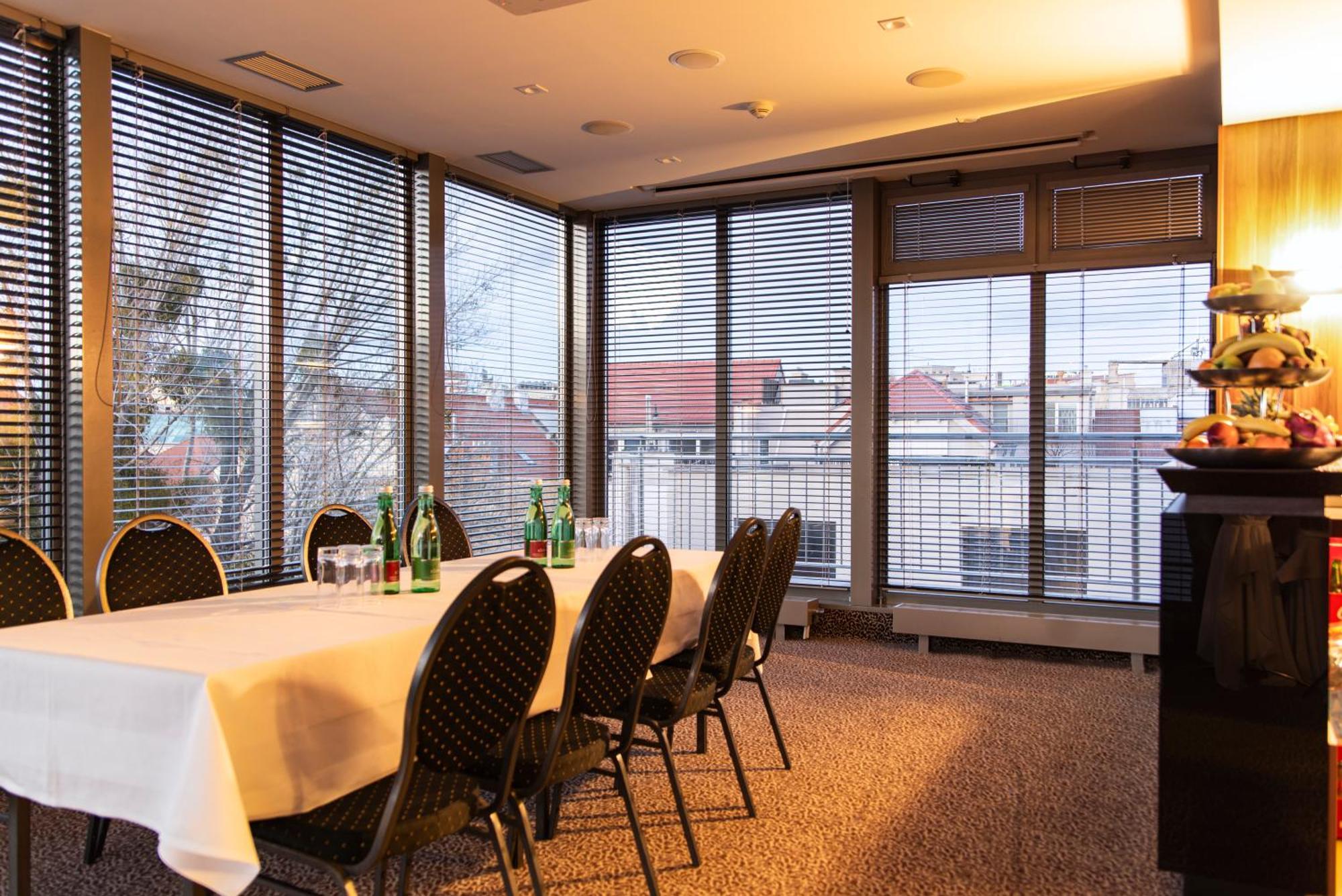 Hotel Avance 4*