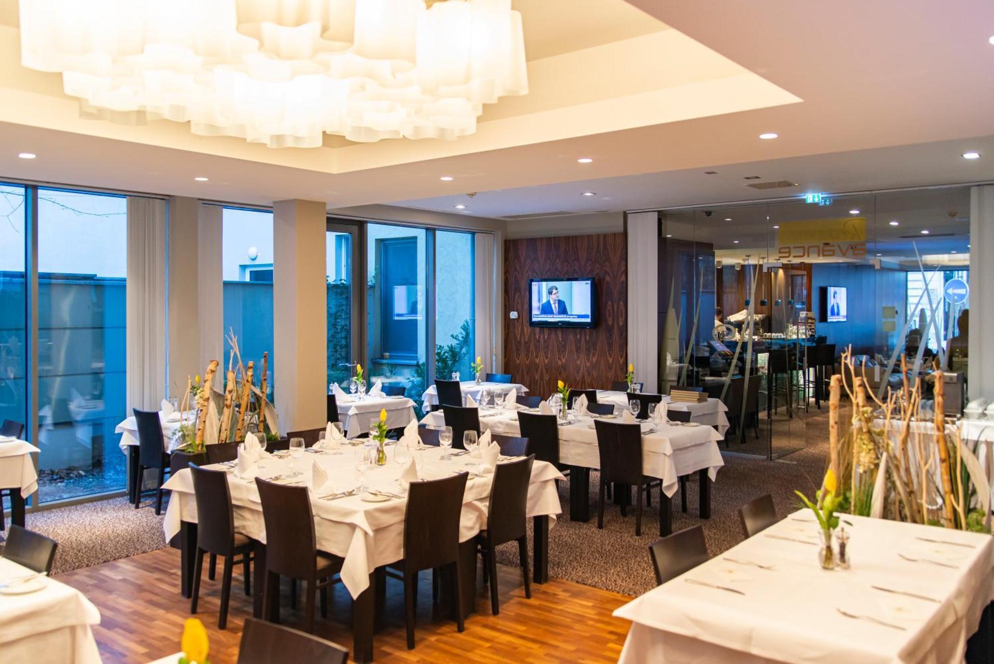 Hotel Avance
