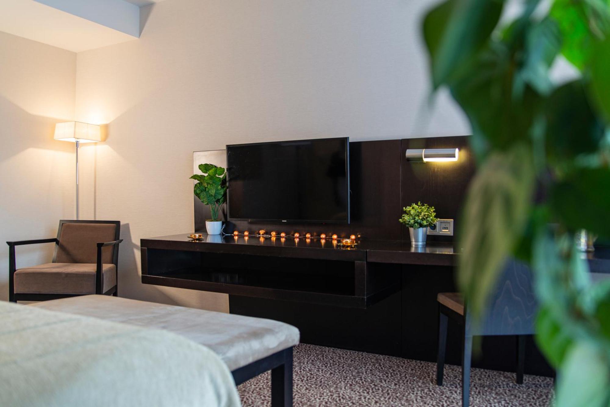 Avance Hotel