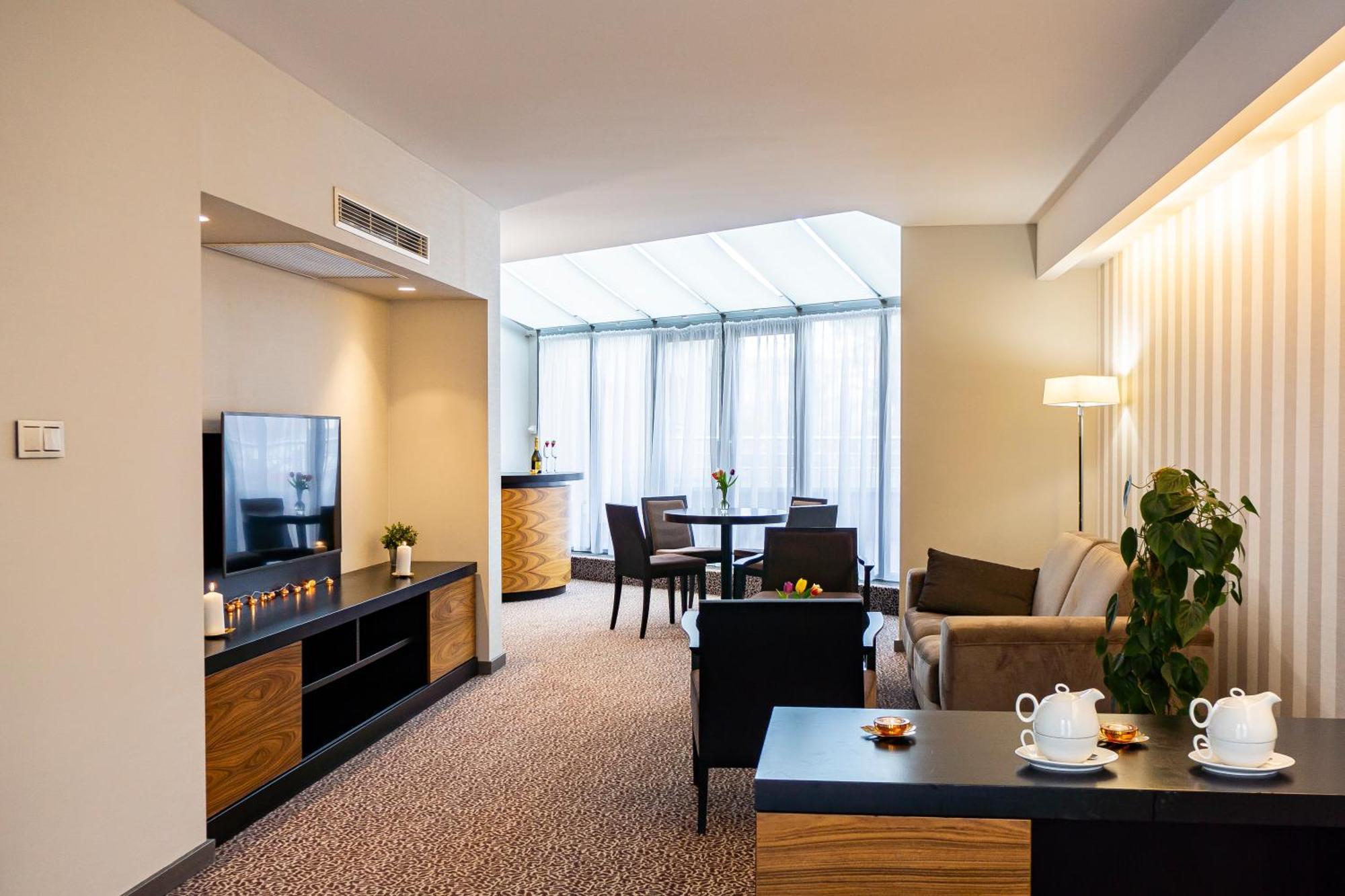 Hotel Avance