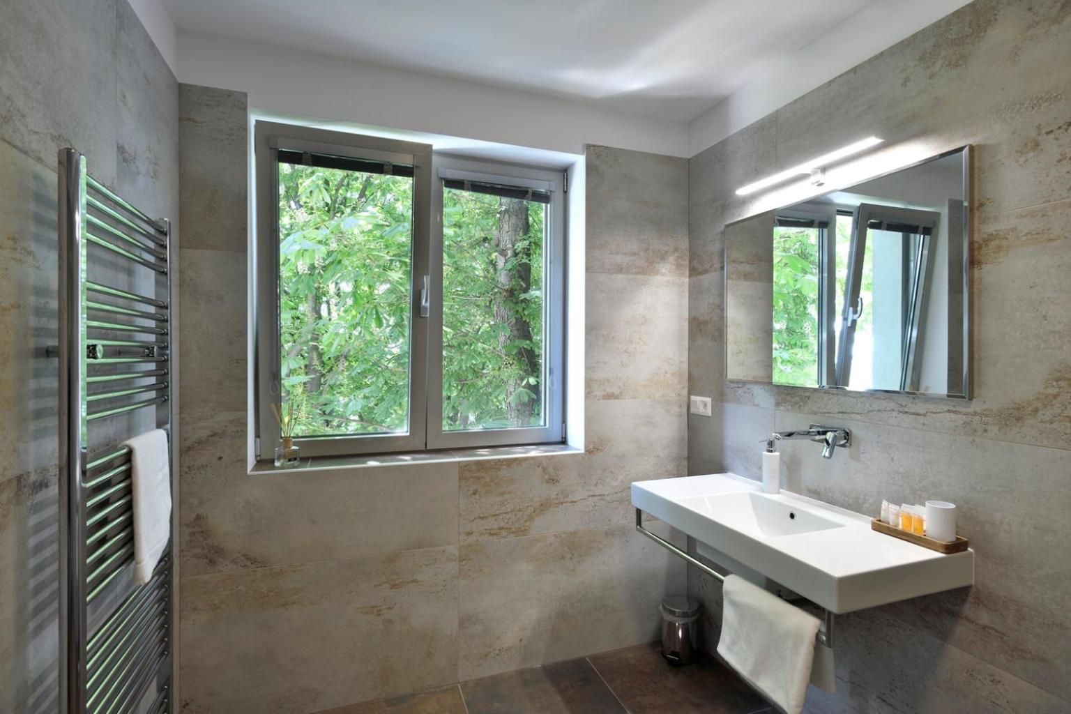 Hotel River View 3*
