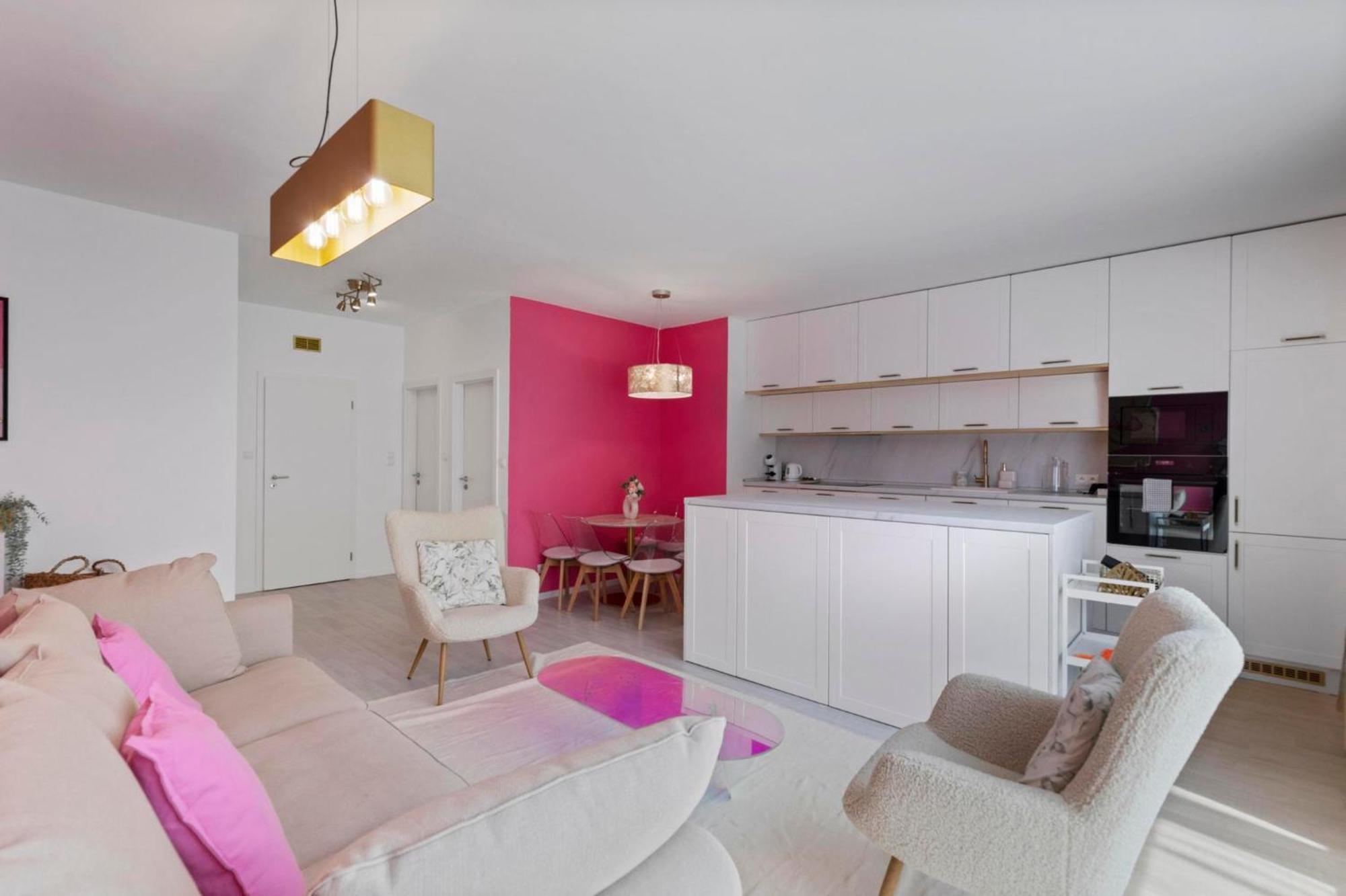 Apartment Lam Pink - Jacuzzi - Ac - Ps4 Bratislava