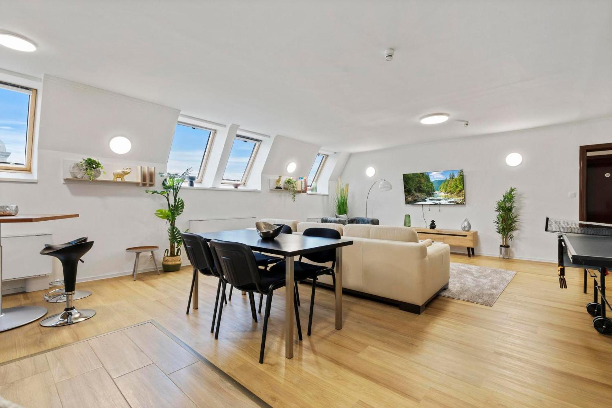 Family Hub In Centre Apartment