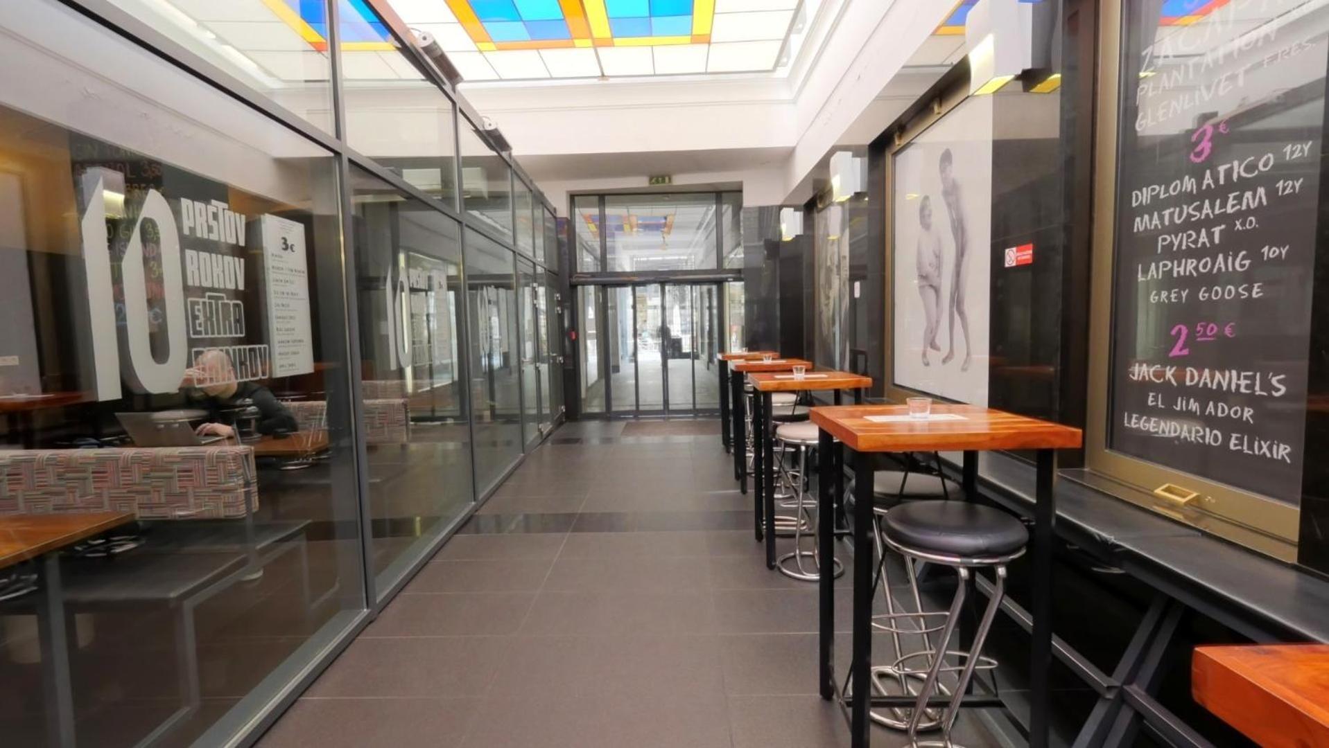 Velky 3i Apartman V Centre Mesta Pressburg