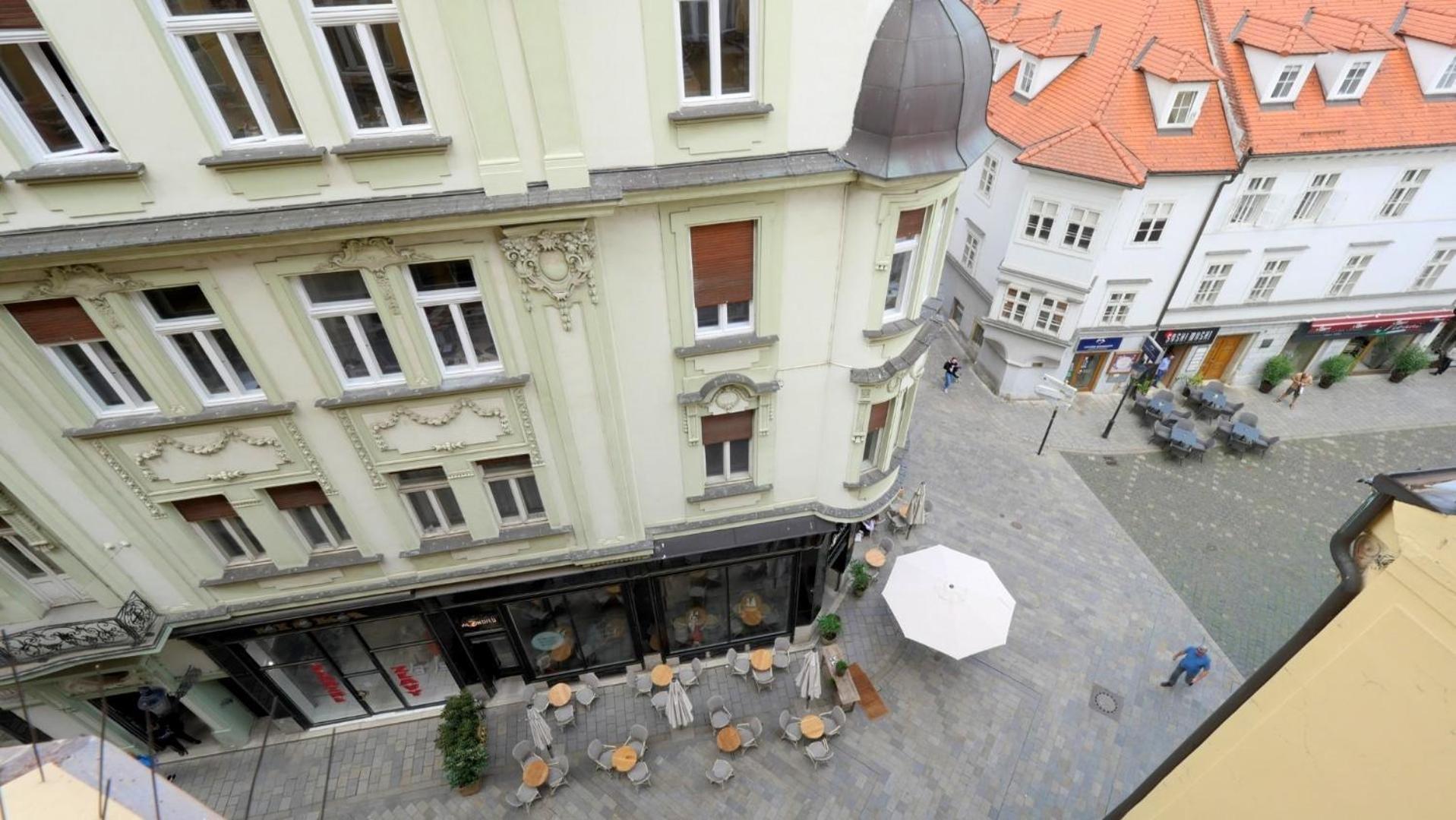 Velky 3i Apartman V Centre Mesta Apartment