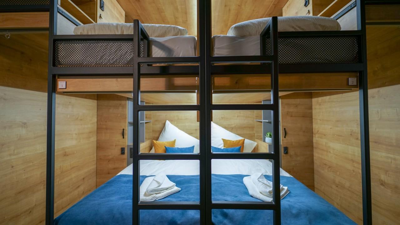 Chors Like A - 1st World Nft Block & Art Capsule Metachors Hostel Bratislava