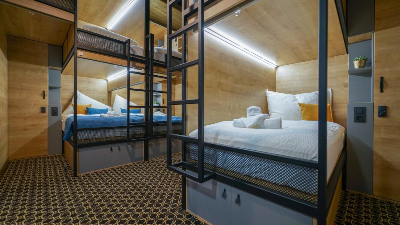 Hostel Chors Like A - 1st World Nft Block & Art Capsule Metachors Bratislava
