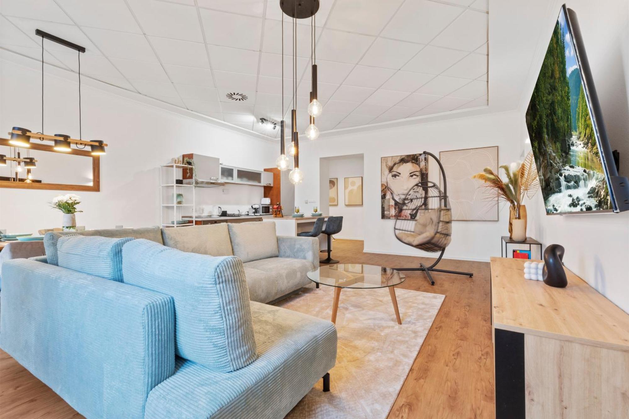 Luxe Living At Old Town Center Apartment