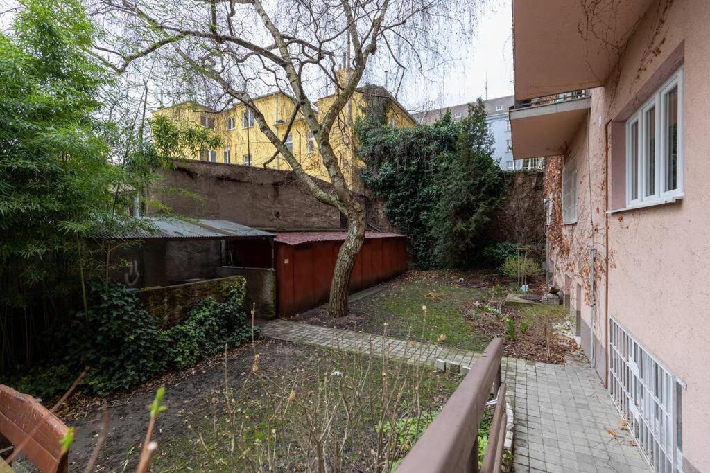 Serenity: Urban Garden Retreat Appartamento *