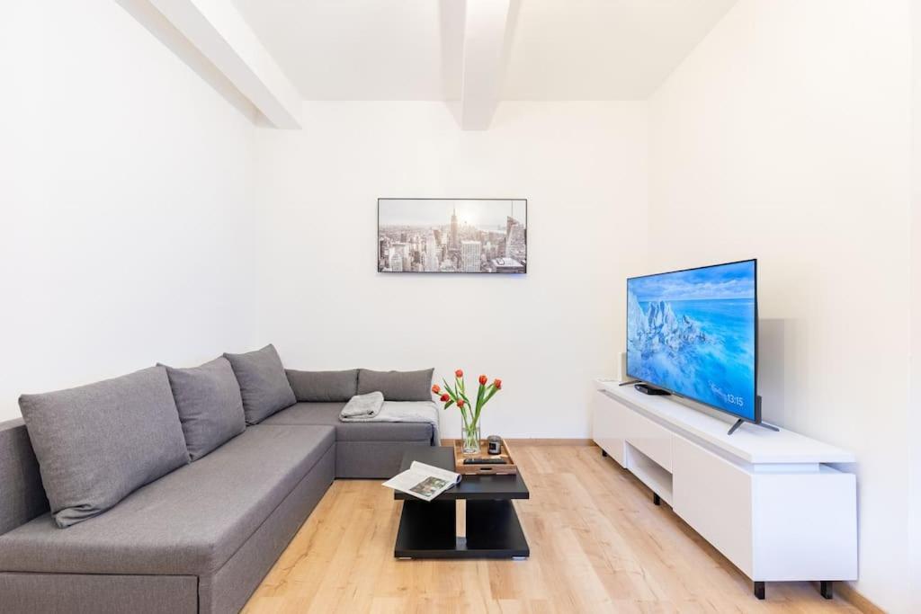 Appartamento Serenity: Urban Garden Retreat Bratislava