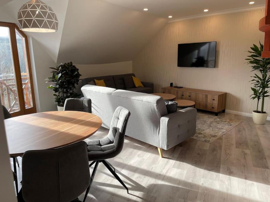 Apartment Luxusny Pri Jazere - Free Parking *