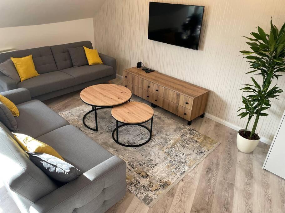 Apartmán Luxusny Pri Jazere - Free Parking