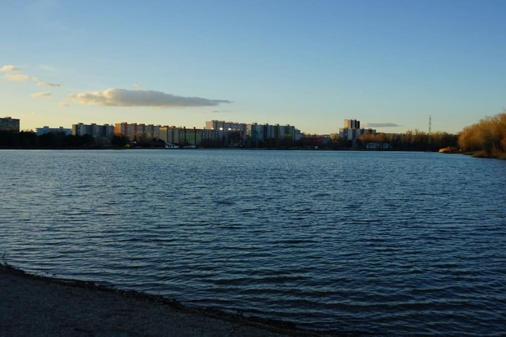 Luxusny Pri Jazere - Free Parking Bratislava