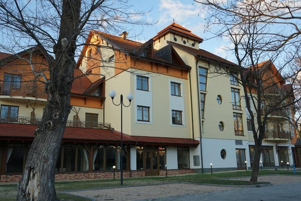 Apartment Luxusny Pri Jazere - Free Parking Bratislava