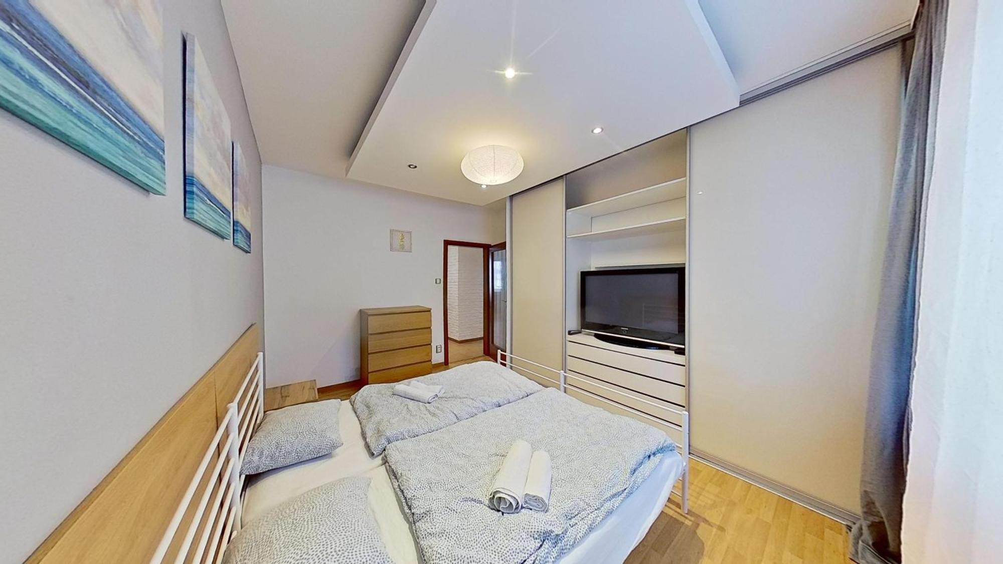 2br With Free Garage Parking, Close To The Historic Centre * Bratislava