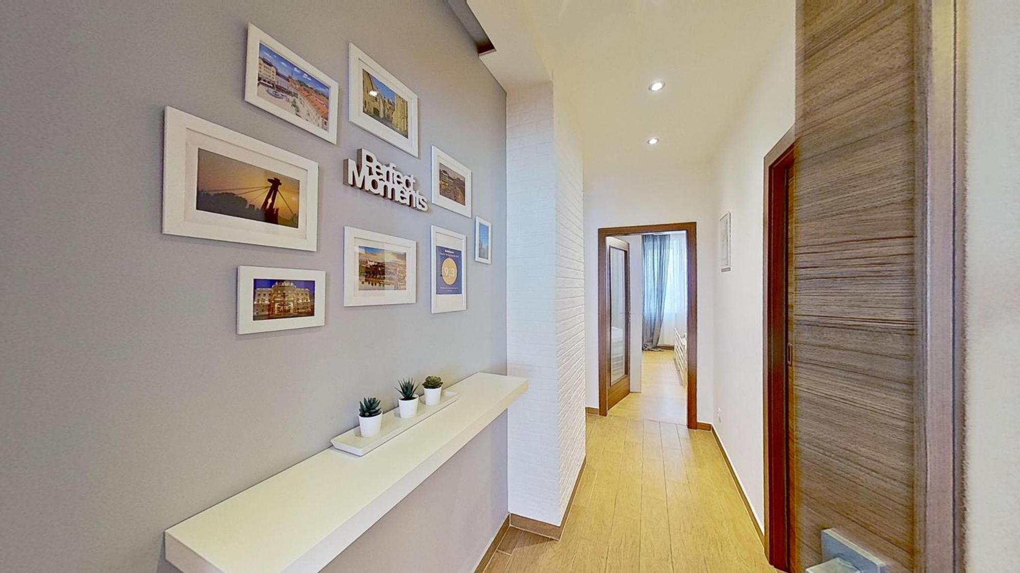 2br With Free Garage Parking, Close To The Historic Centre Apartment