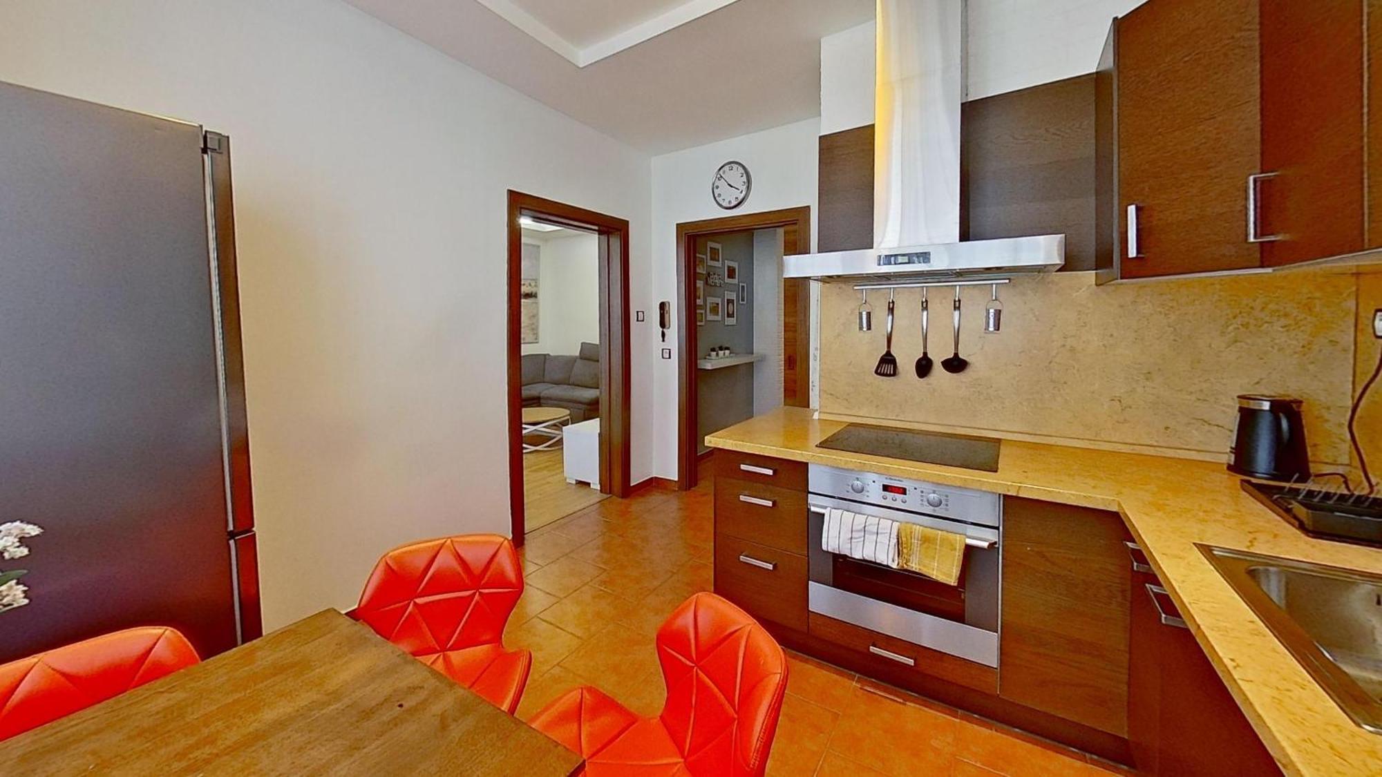 2br With Free Garage Parking, Close To The Historic Centre * Bratislava