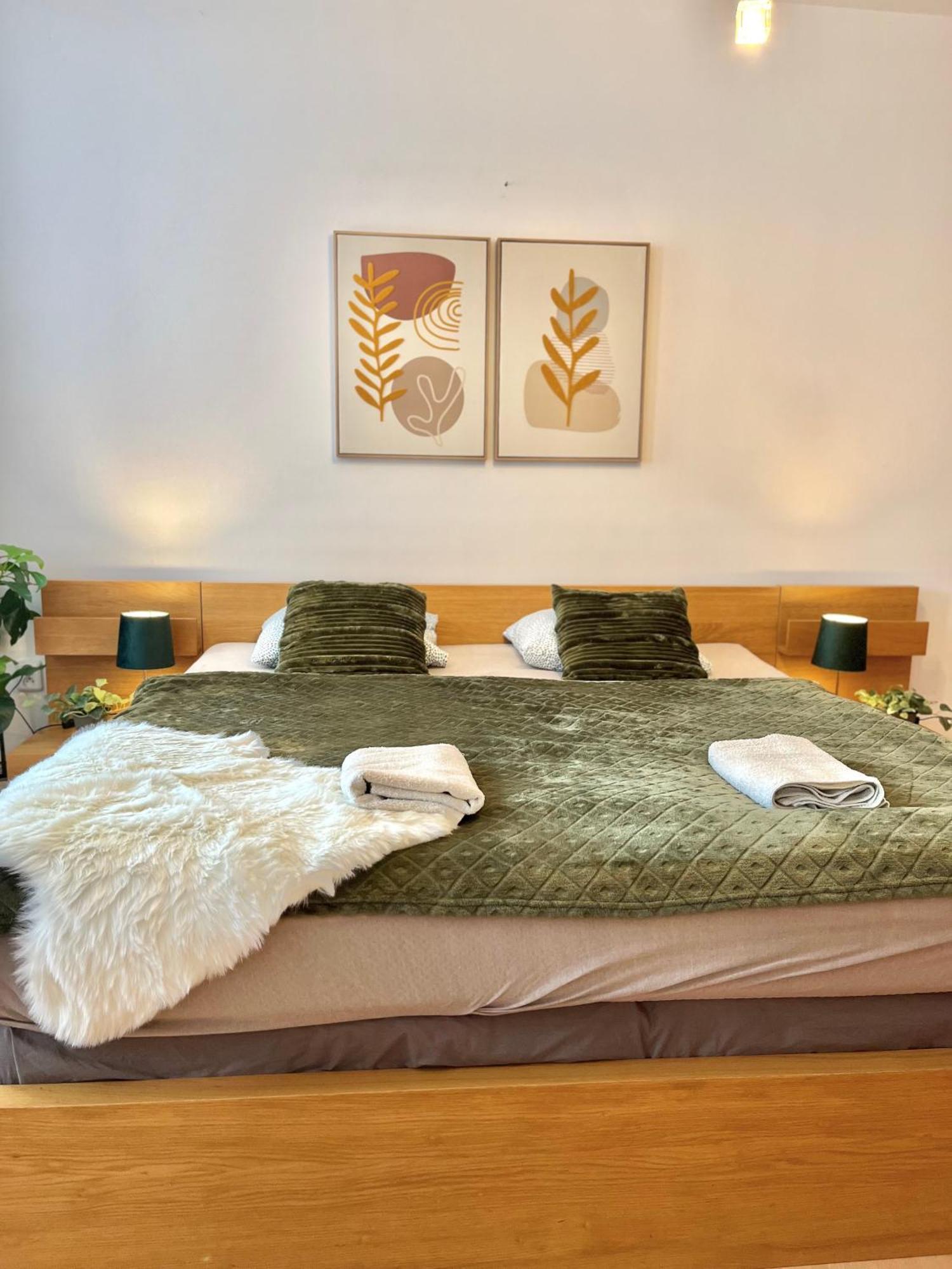 Apartment Tina - Old Town, Ac, Free Private Parking