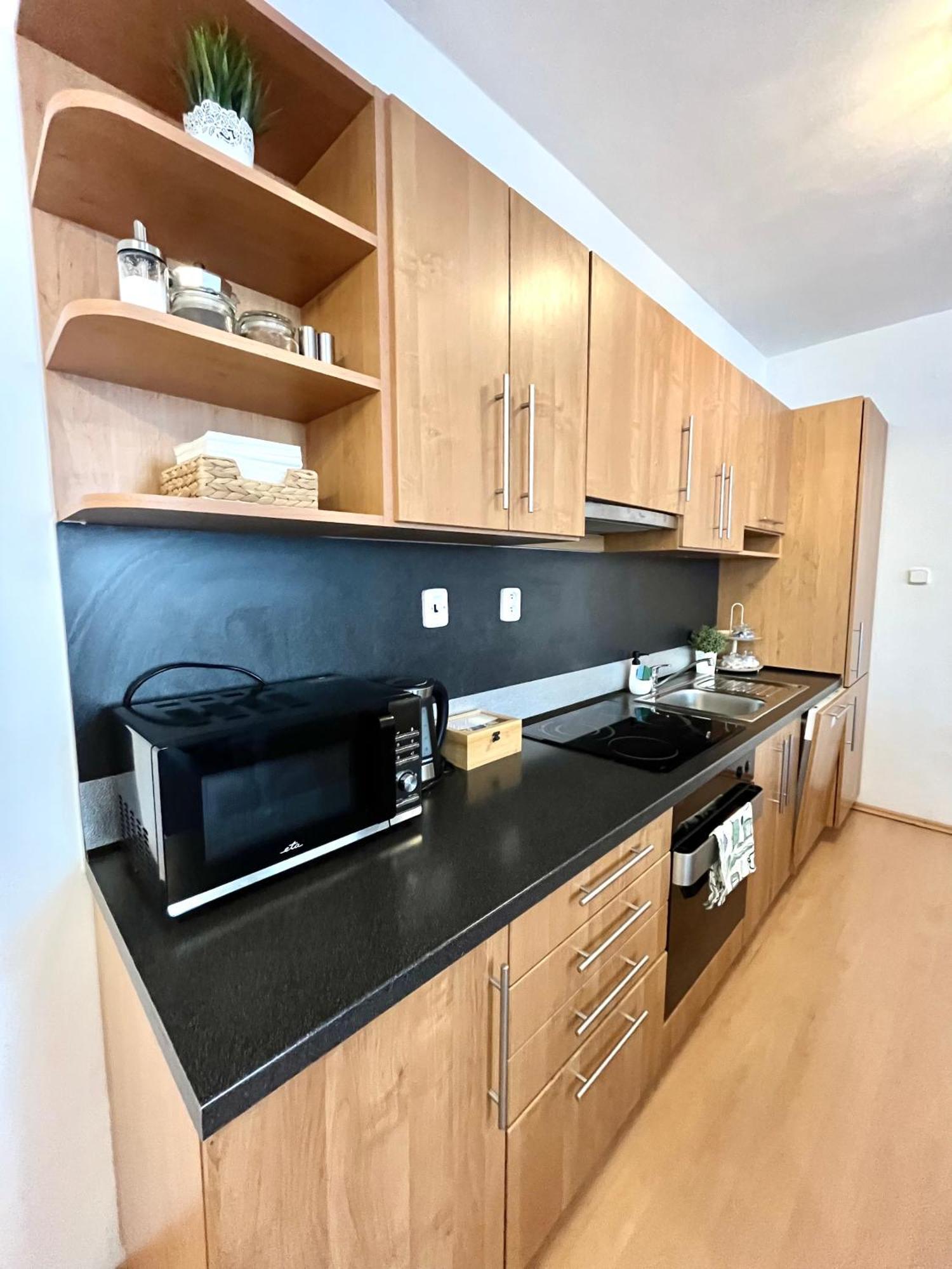 Tina - Old Town, Ac, Free Private Parking Apartment Bratislava