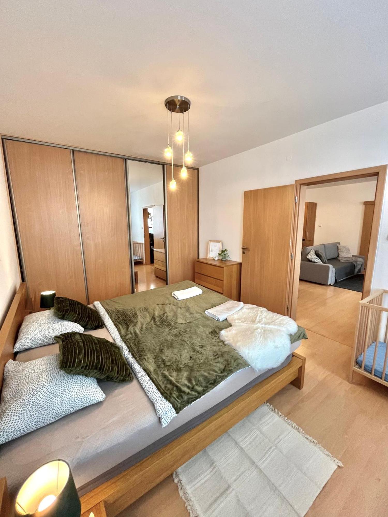 Tina - Old Town, Ac, Free Private Parking
