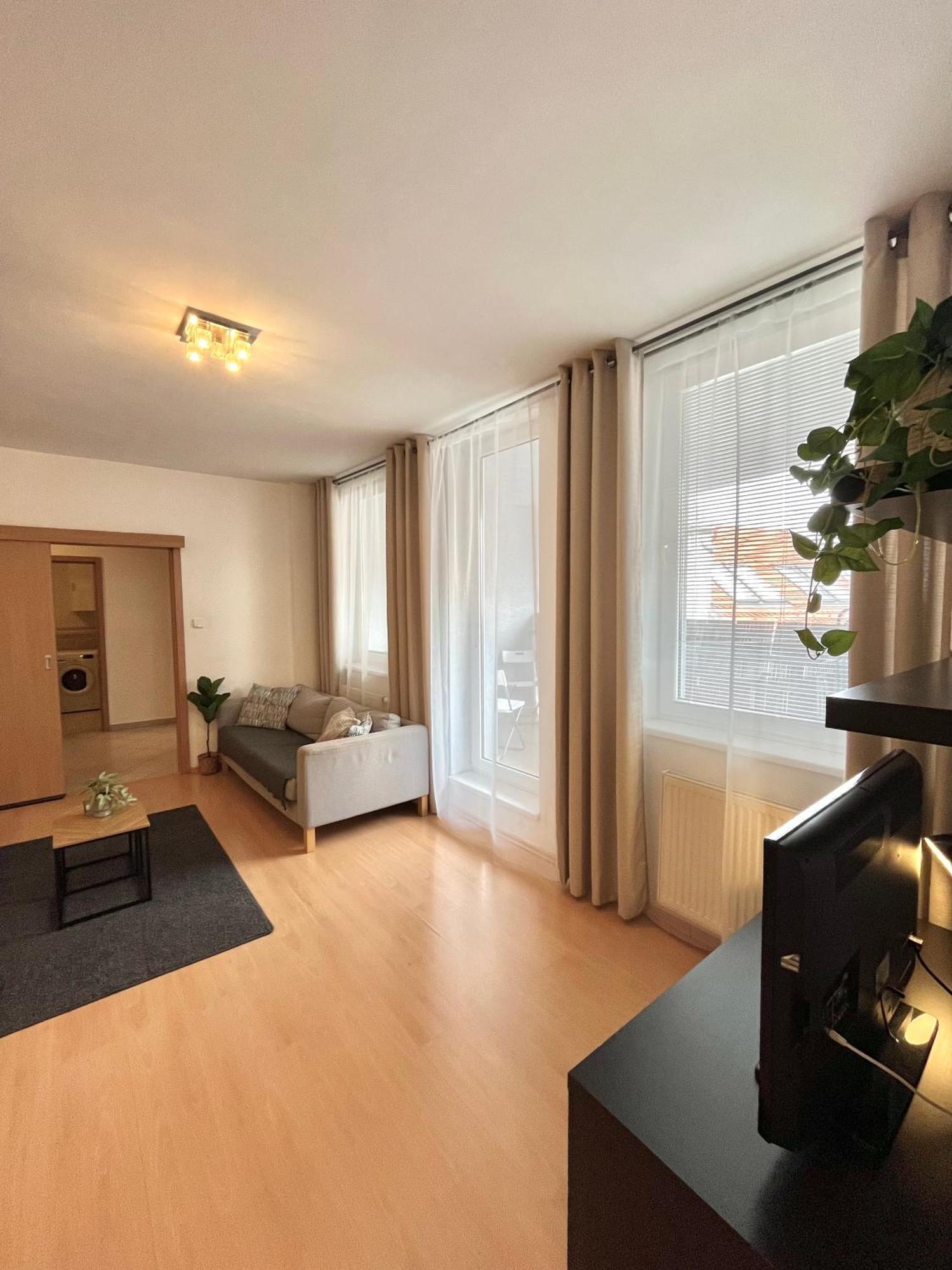 Tina - Old Town, Ac, Free Private Parking Bratislava