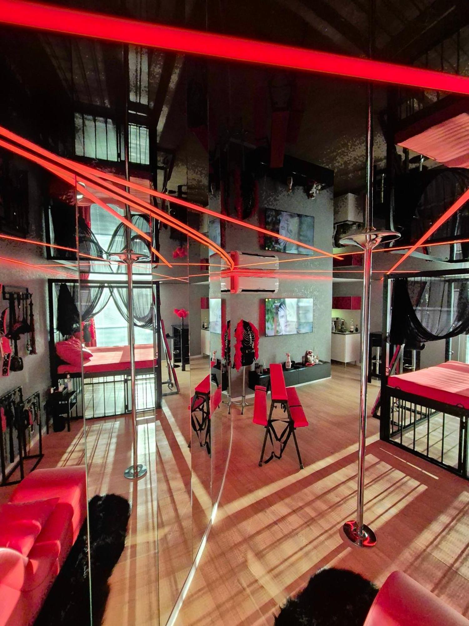 Bdsm V Bratislave -adults Only Apartment *