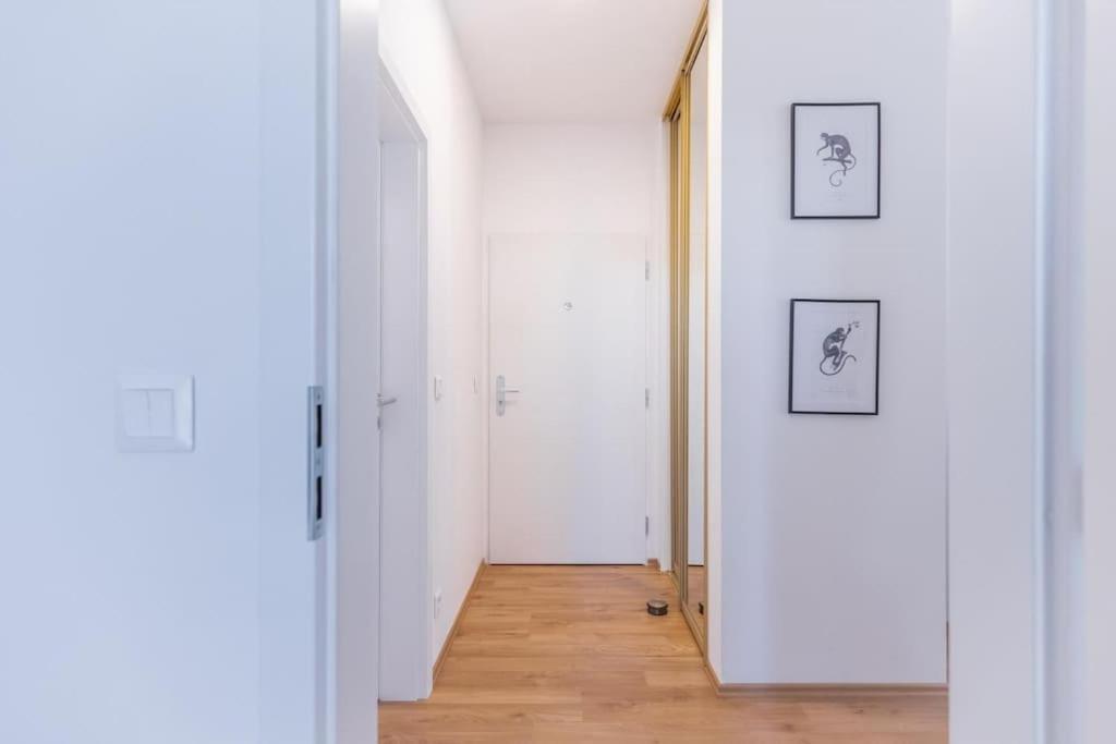Comfy And Stylish With Terrace Near Center Apartment *