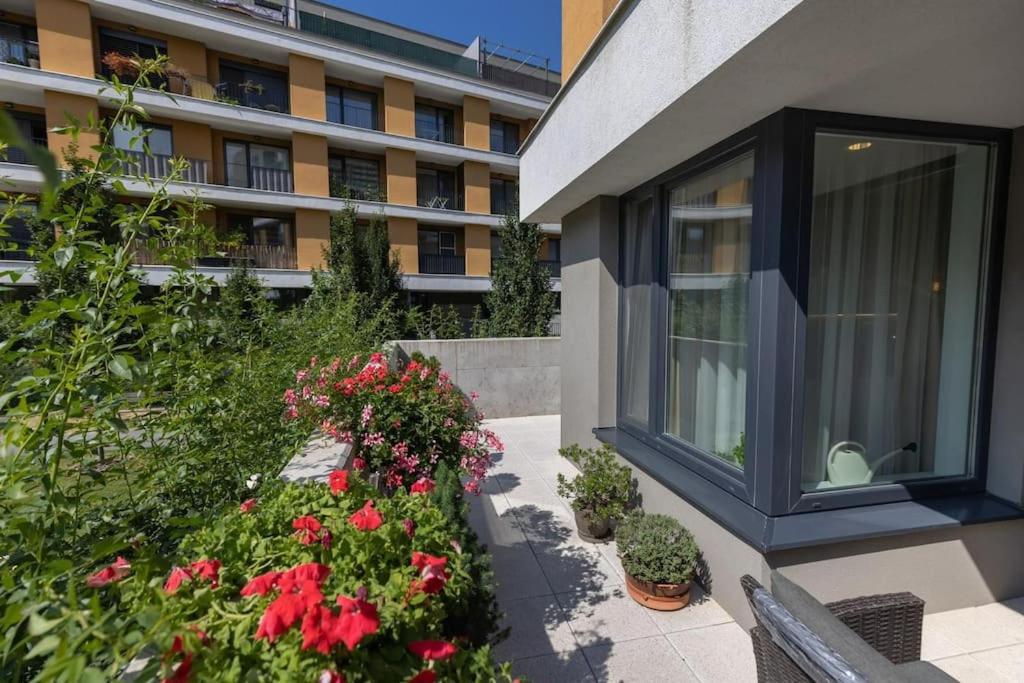 Comfy And Stylish With Terrace Near Center Apartment Bratislava