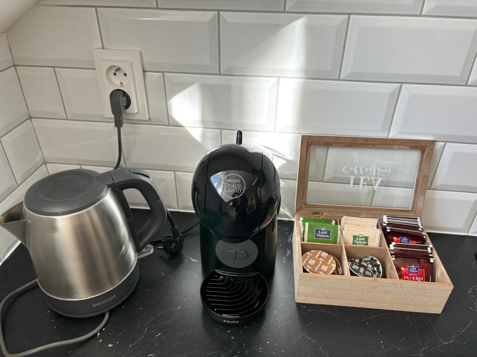 Apartment New 6 - Self Check In, Free Parking *